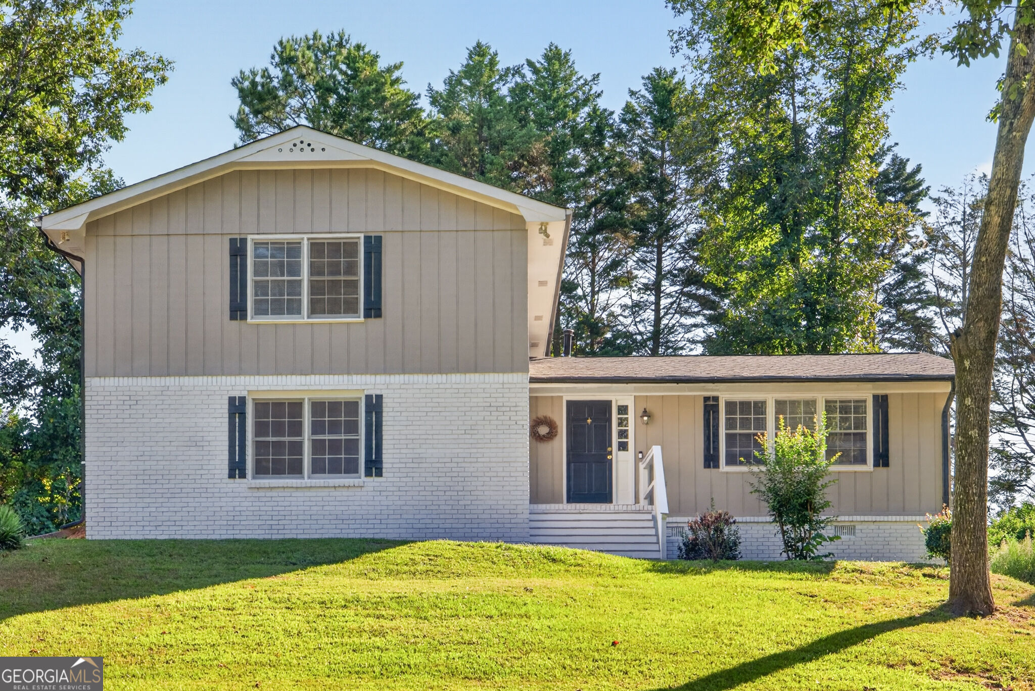 3717 Leisure Court Property Photo 2