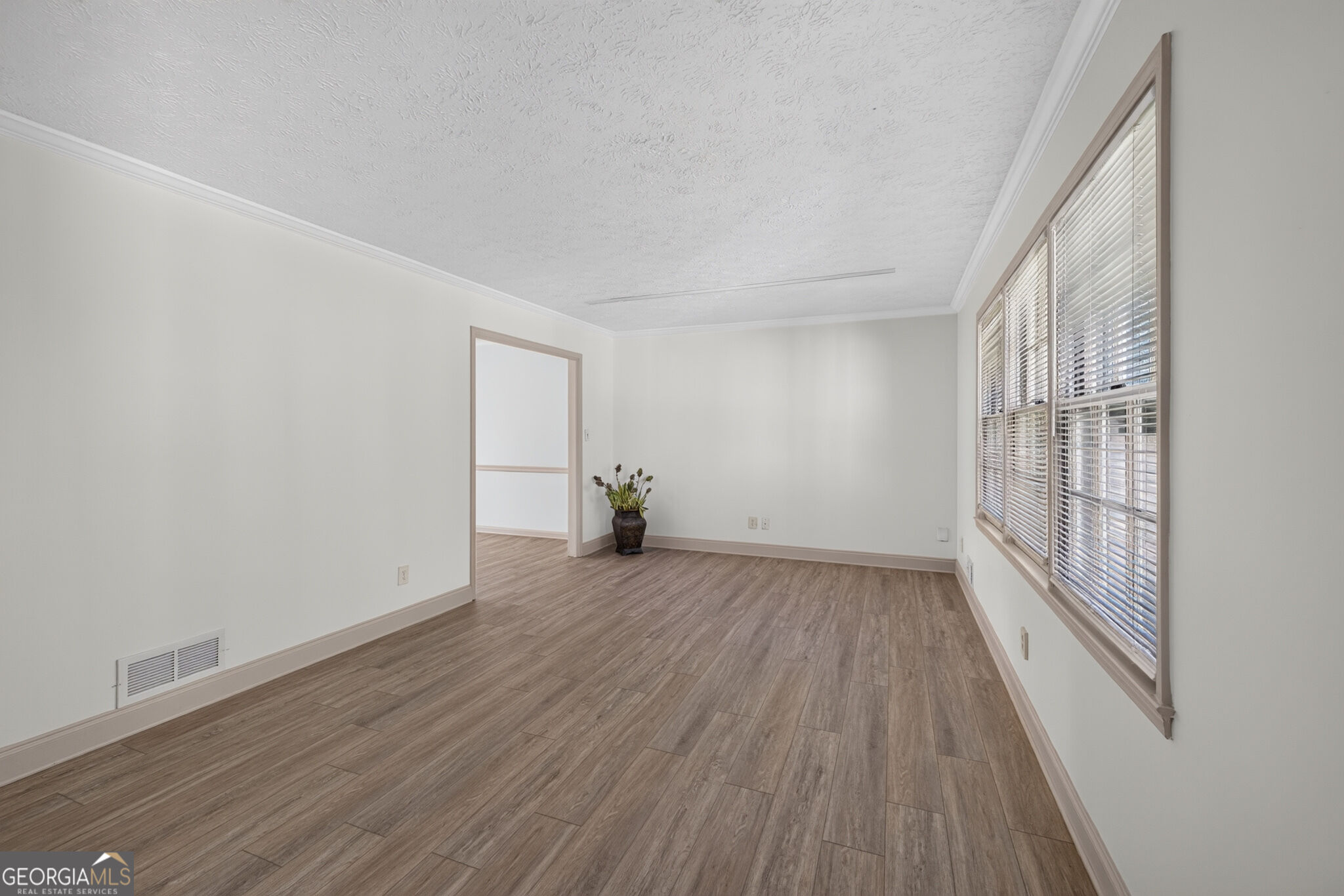 3717 Leisure Court Property Photo 5