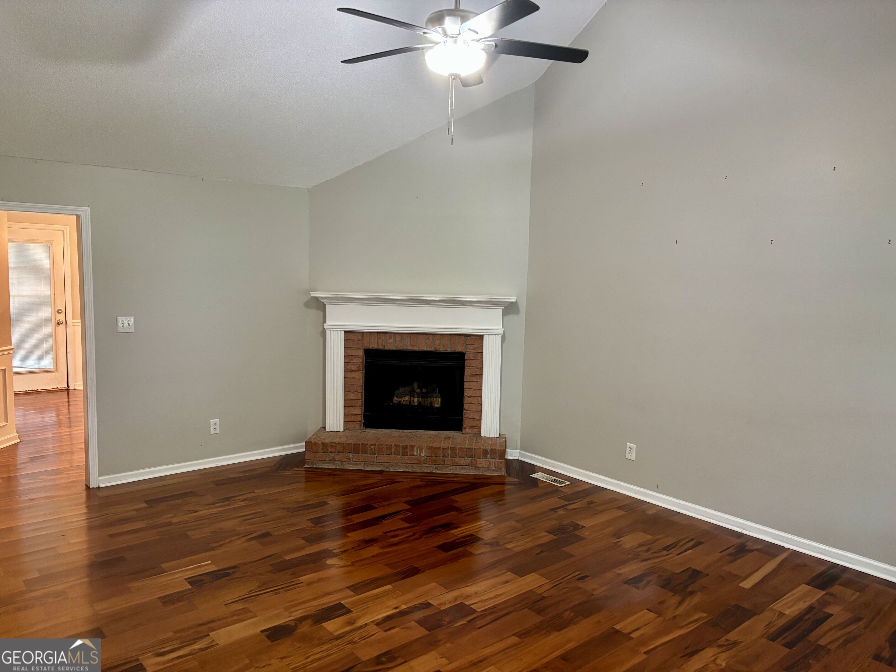 401 Windsor Court Property Photo 4