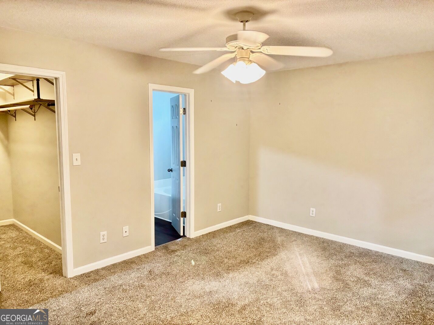401 Windsor Court Property Photo 18