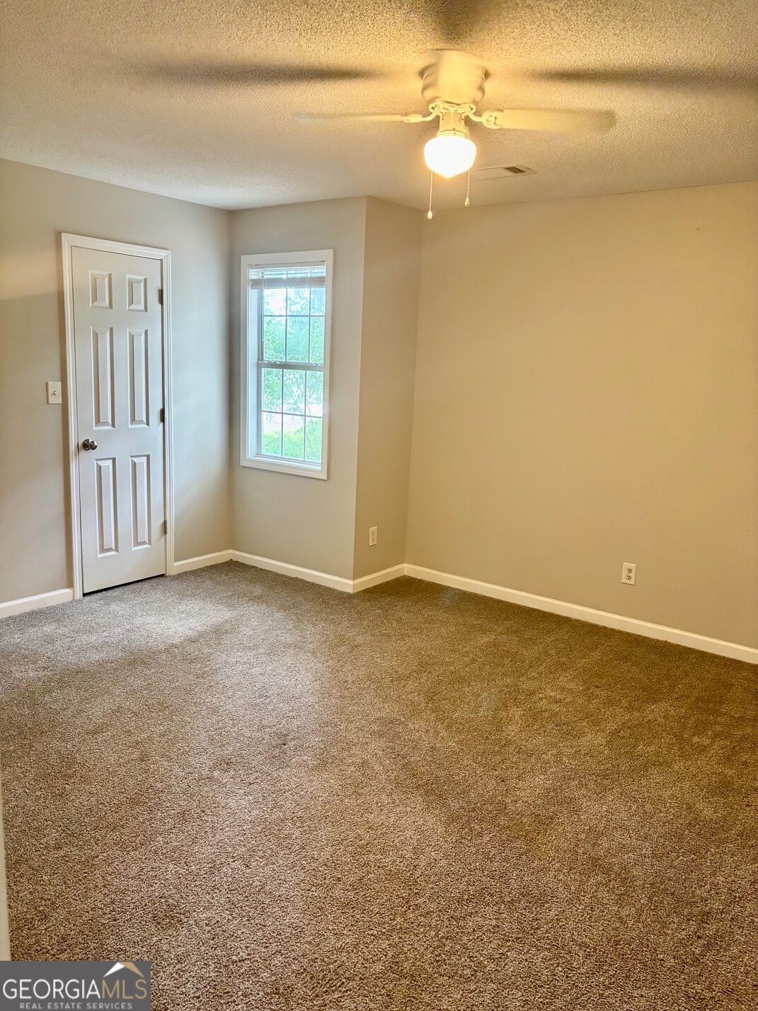 401 Windsor Court Property Photo 24