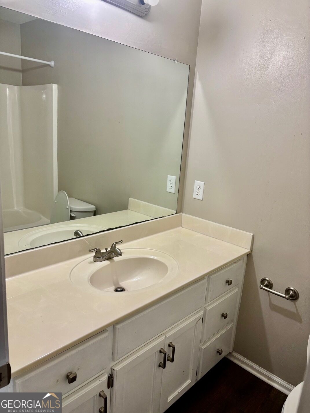 401 Windsor Court Property Photo 26