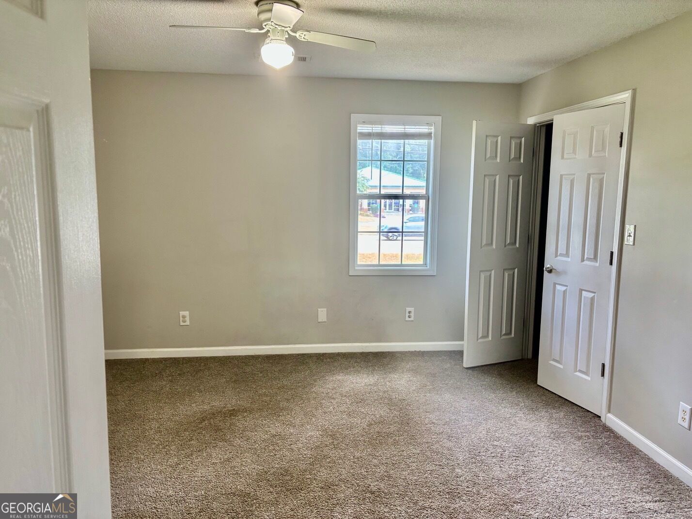 401 Windsor Court Property Photo 27