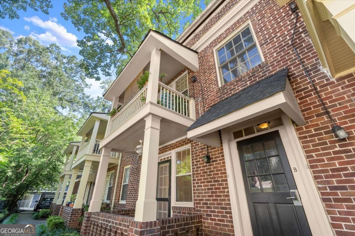 1048 Euclid Avenue Ne # B2 Property Photo 3