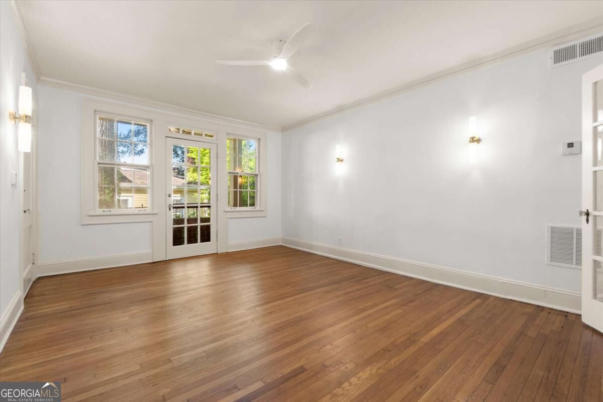 1048 Euclid Avenue Ne # B2 Property Photo 8