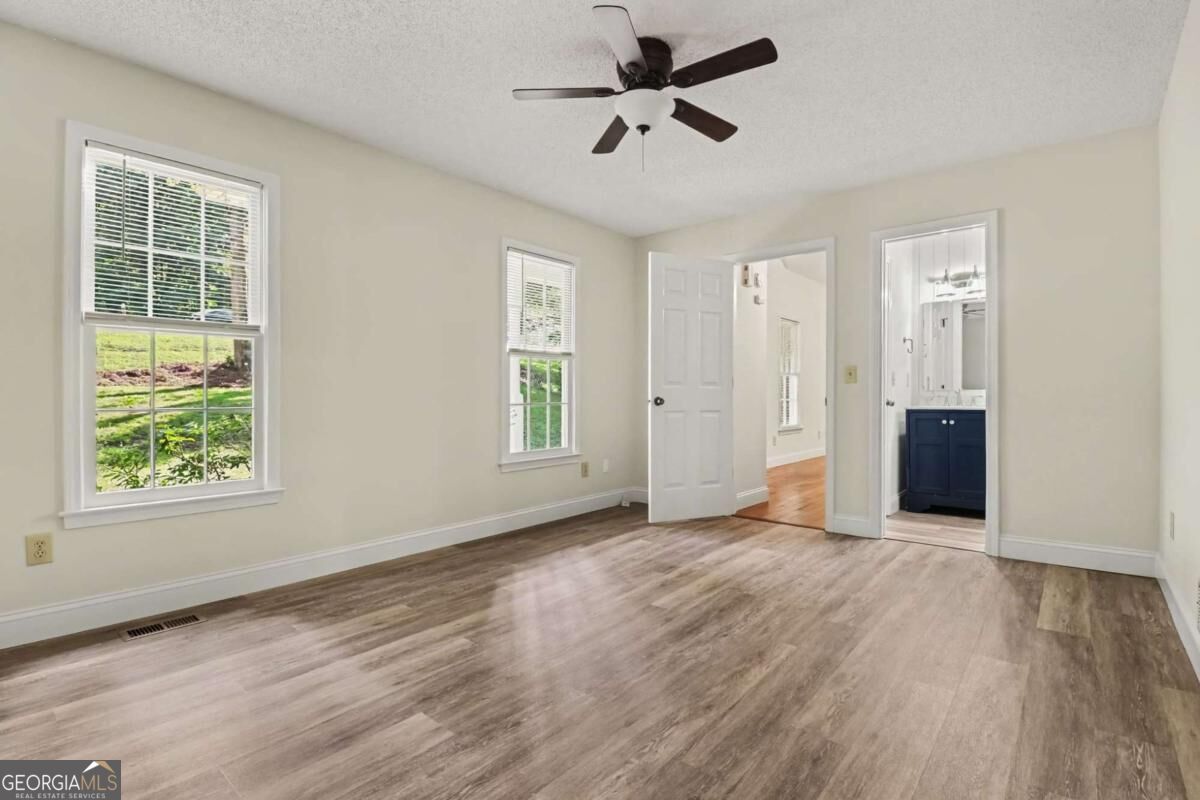 5960 Bridle Drive Property Photo 16