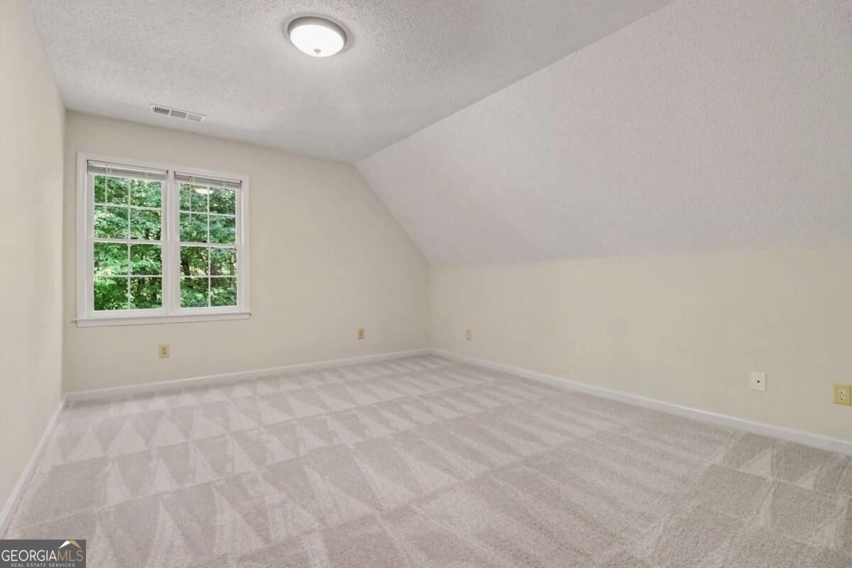 5960 Bridle Drive Property Photo 19