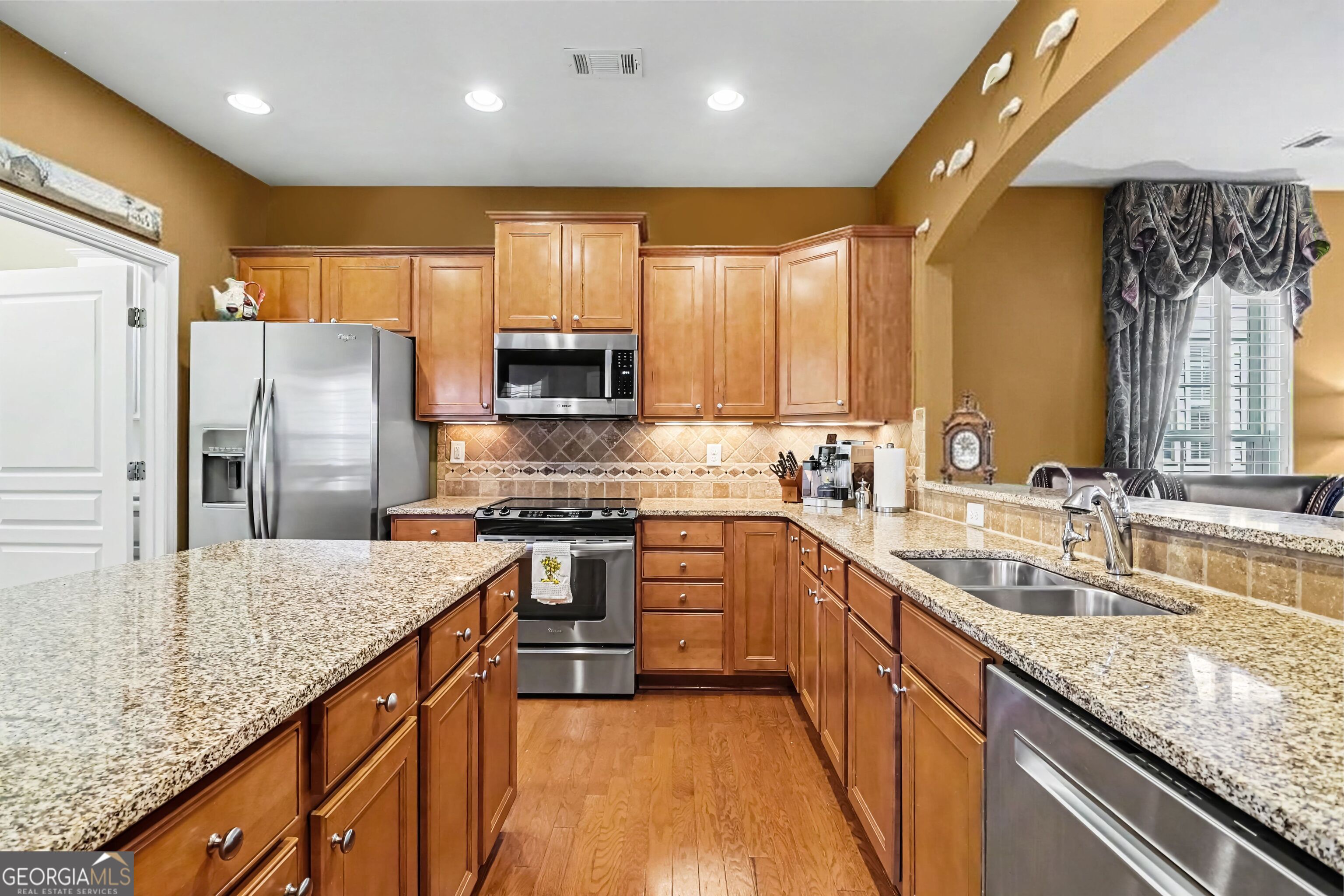6667 Fawn Meadow Lane Property Photo 12