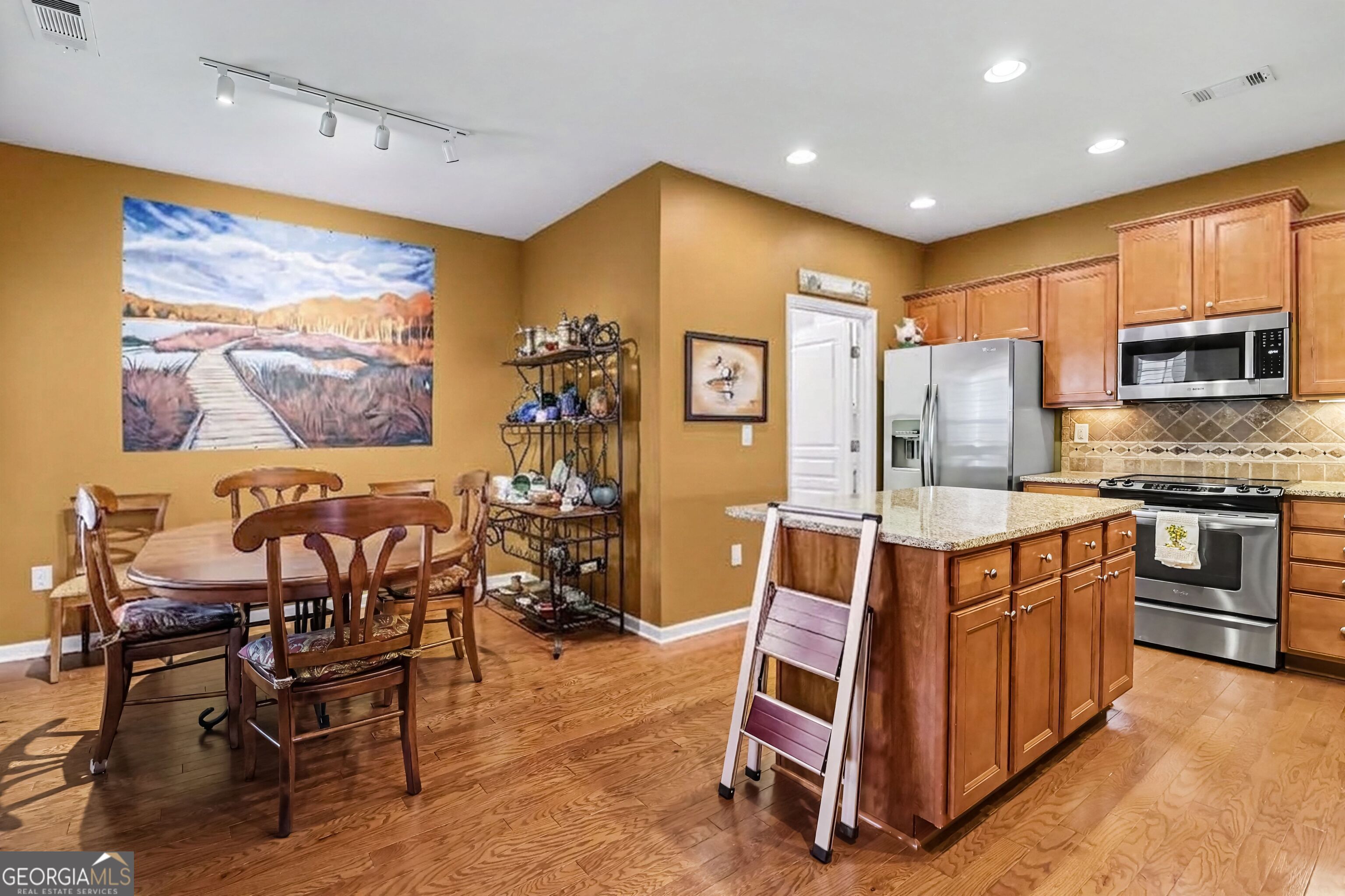 6667 Fawn Meadow Lane Property Photo 13