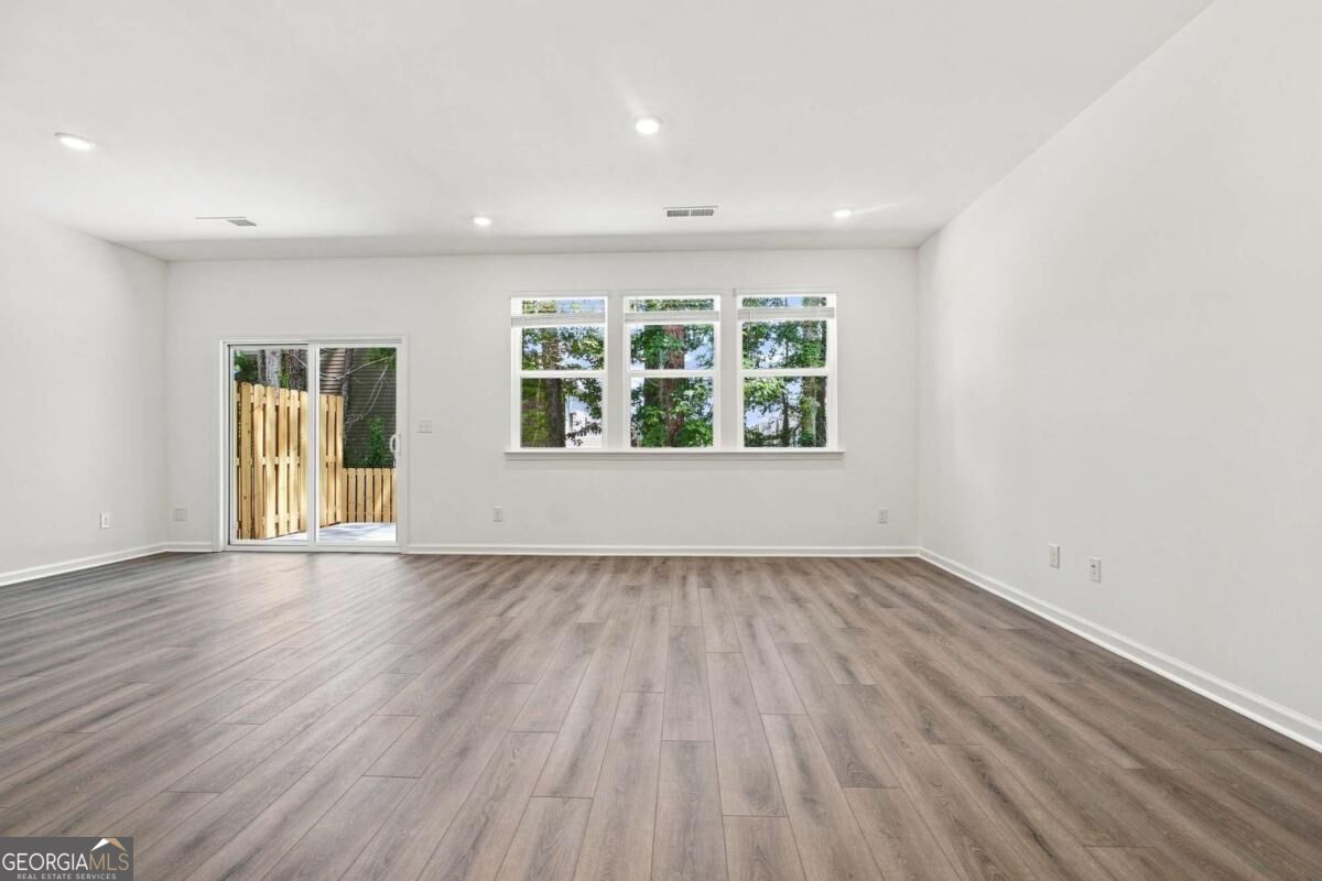 877 Rainwater Trace Property Photo 8