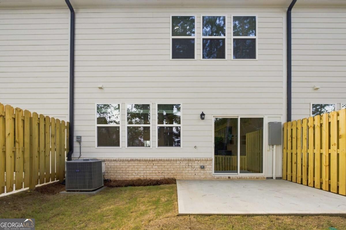 877 Rainwater Trace Property Photo 33