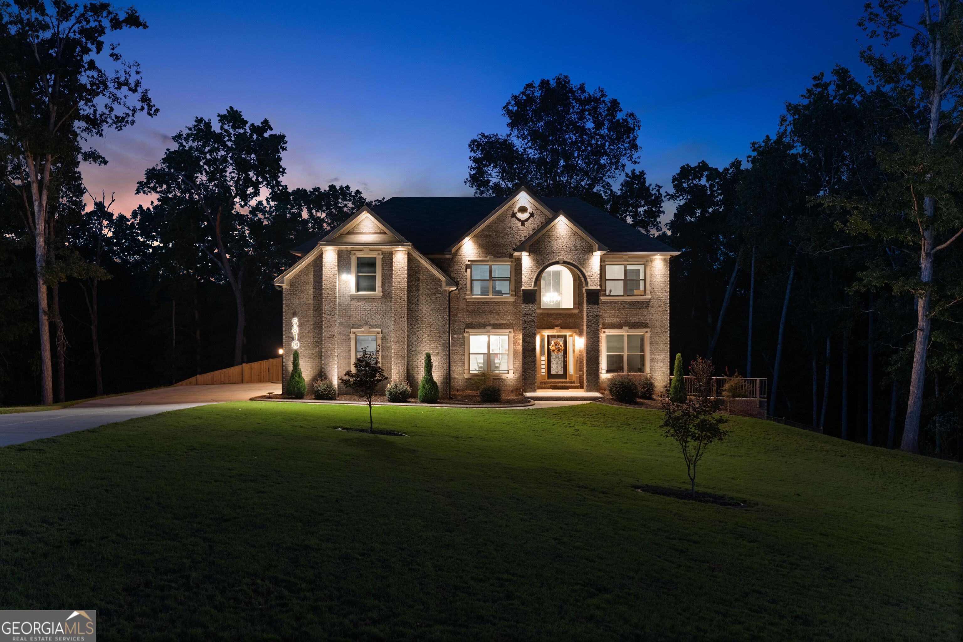 5810 Langdale Property Photo 3