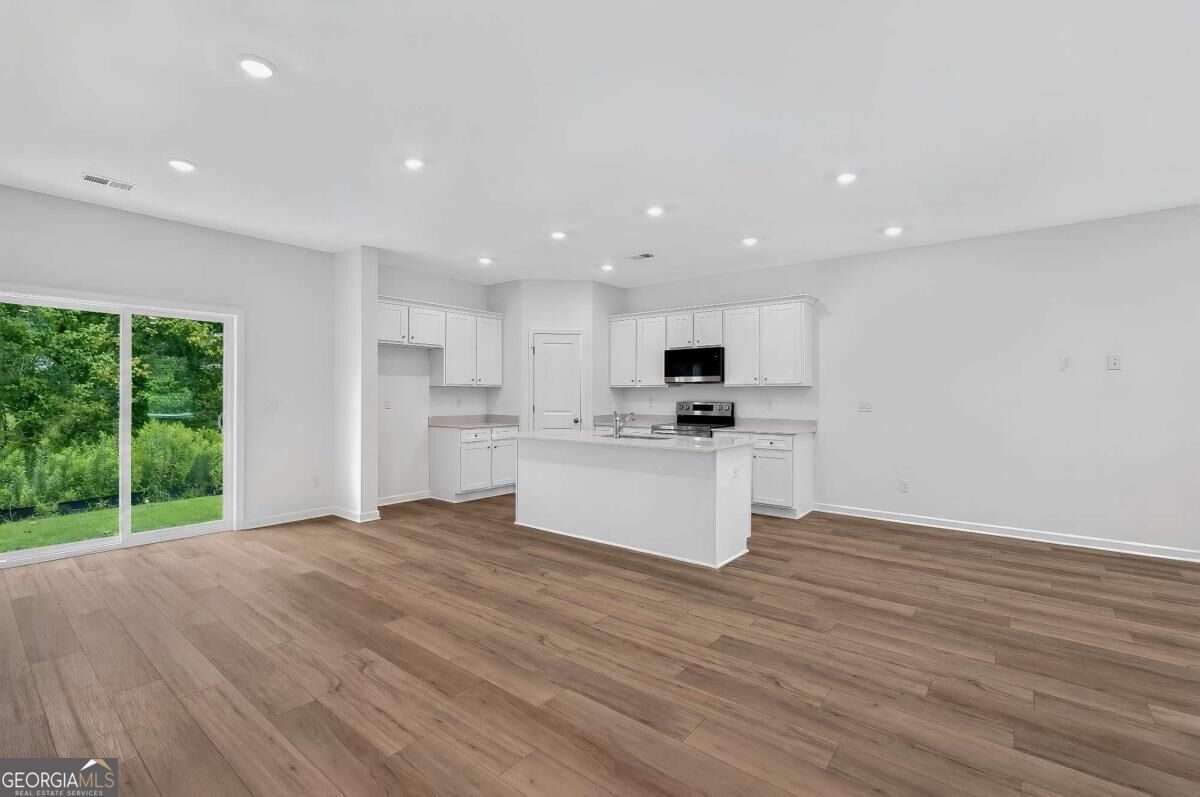 73 Sea Grove Drive Property Photo 3