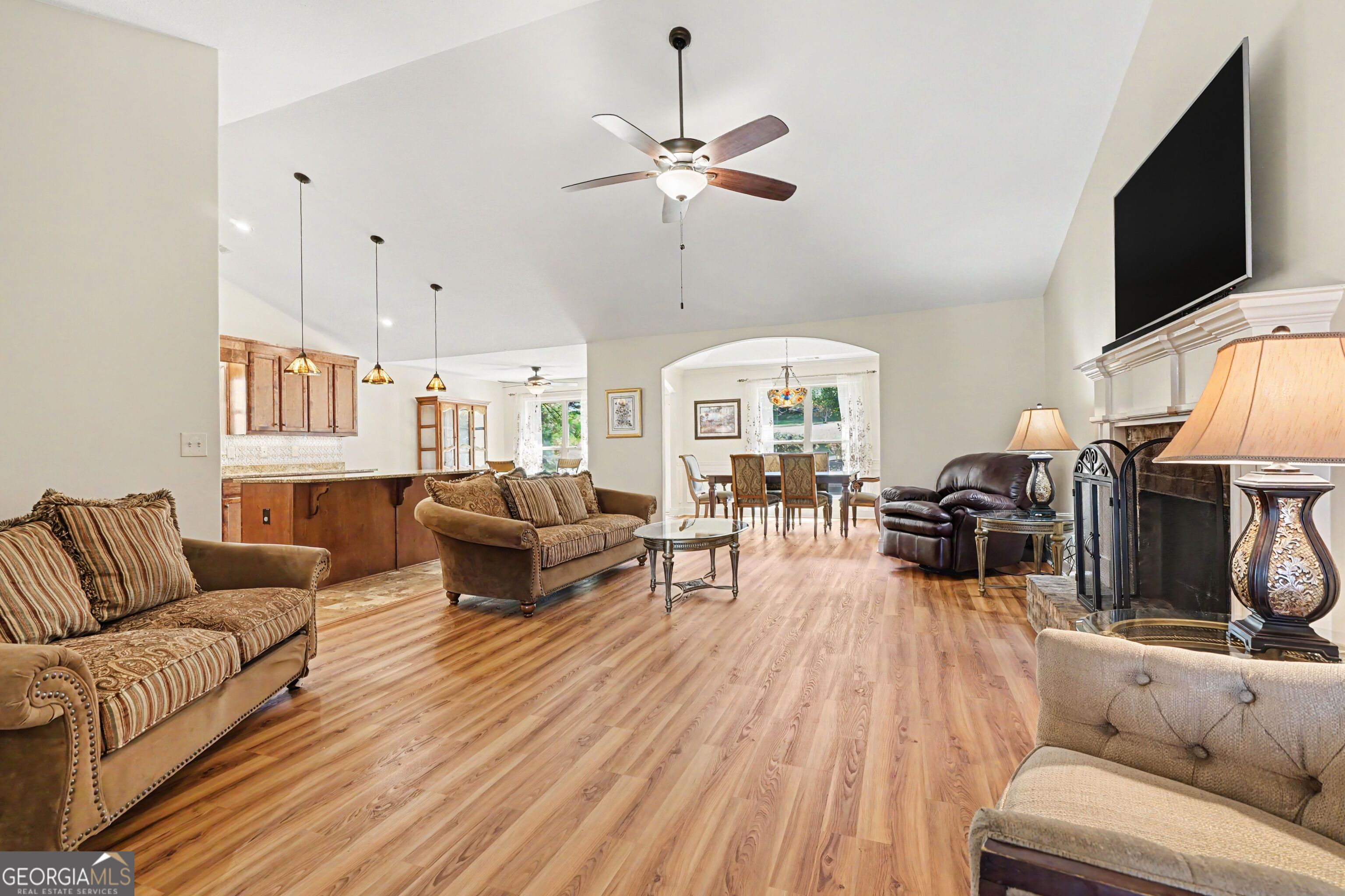 810 Brandon Drive Property Photo 3