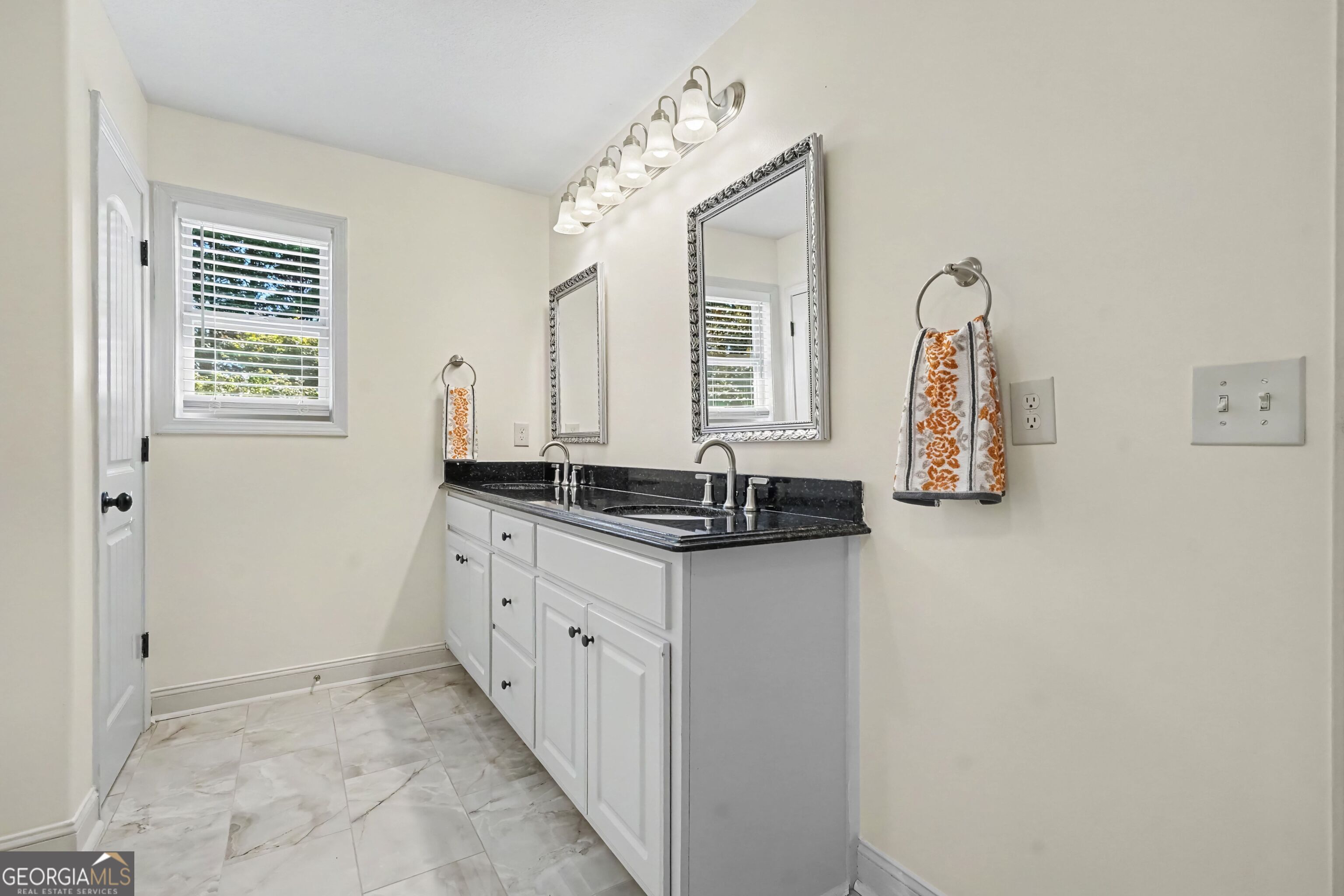 810 Brandon Drive Property Photo 13