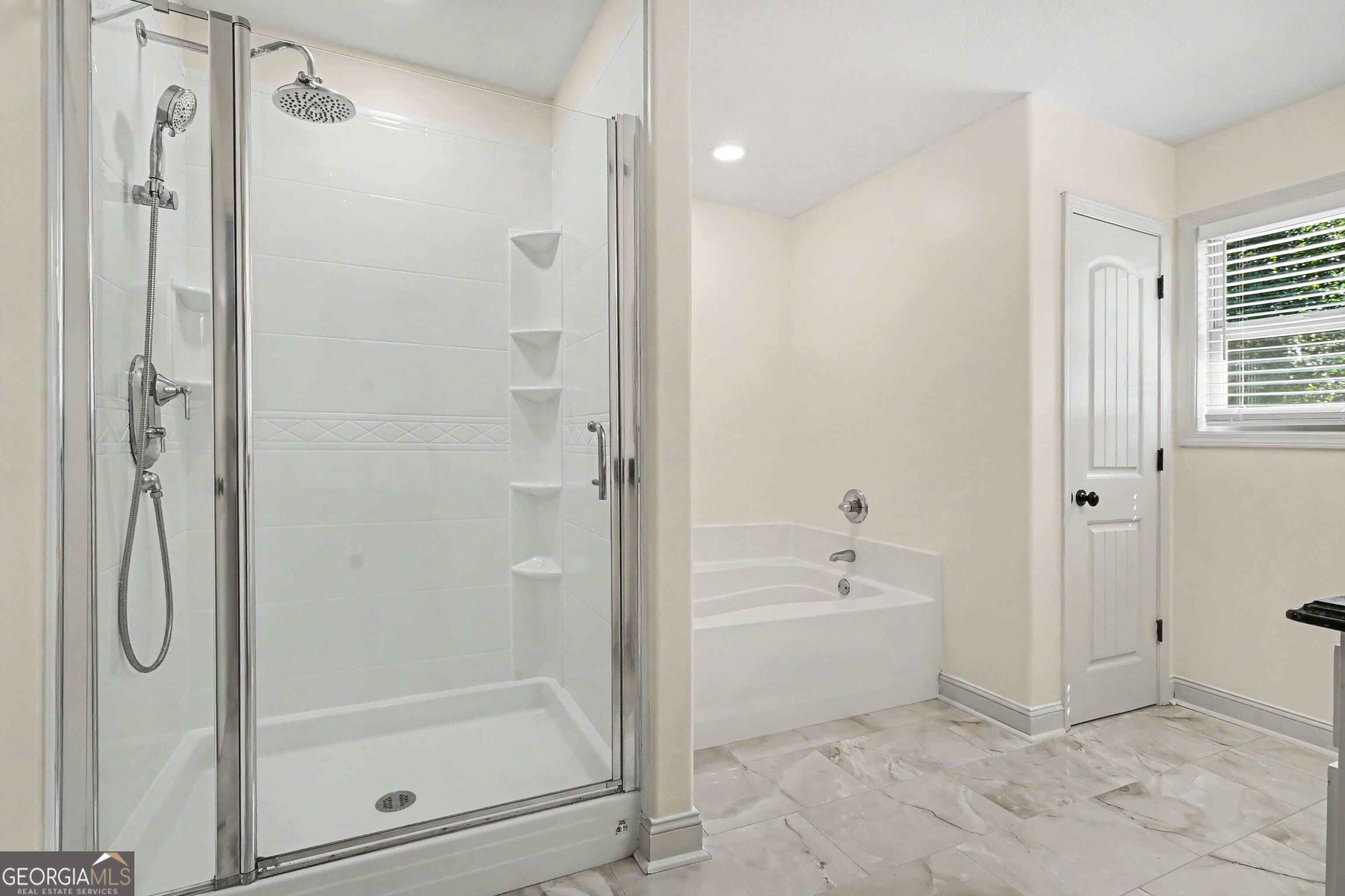 810 Brandon Drive Property Photo 14
