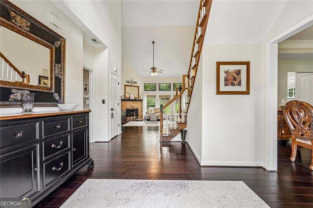 162 St Martin Drive Property Photo 4