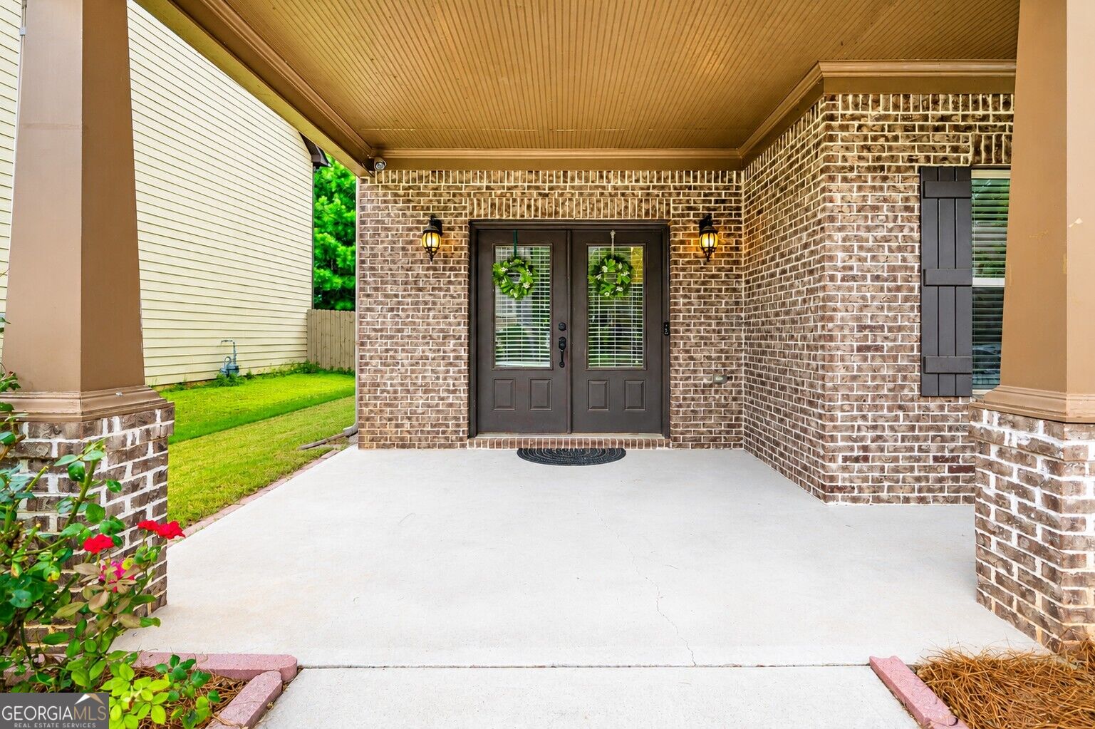 5543 Leaf Ridge Lane Property Photo 3
