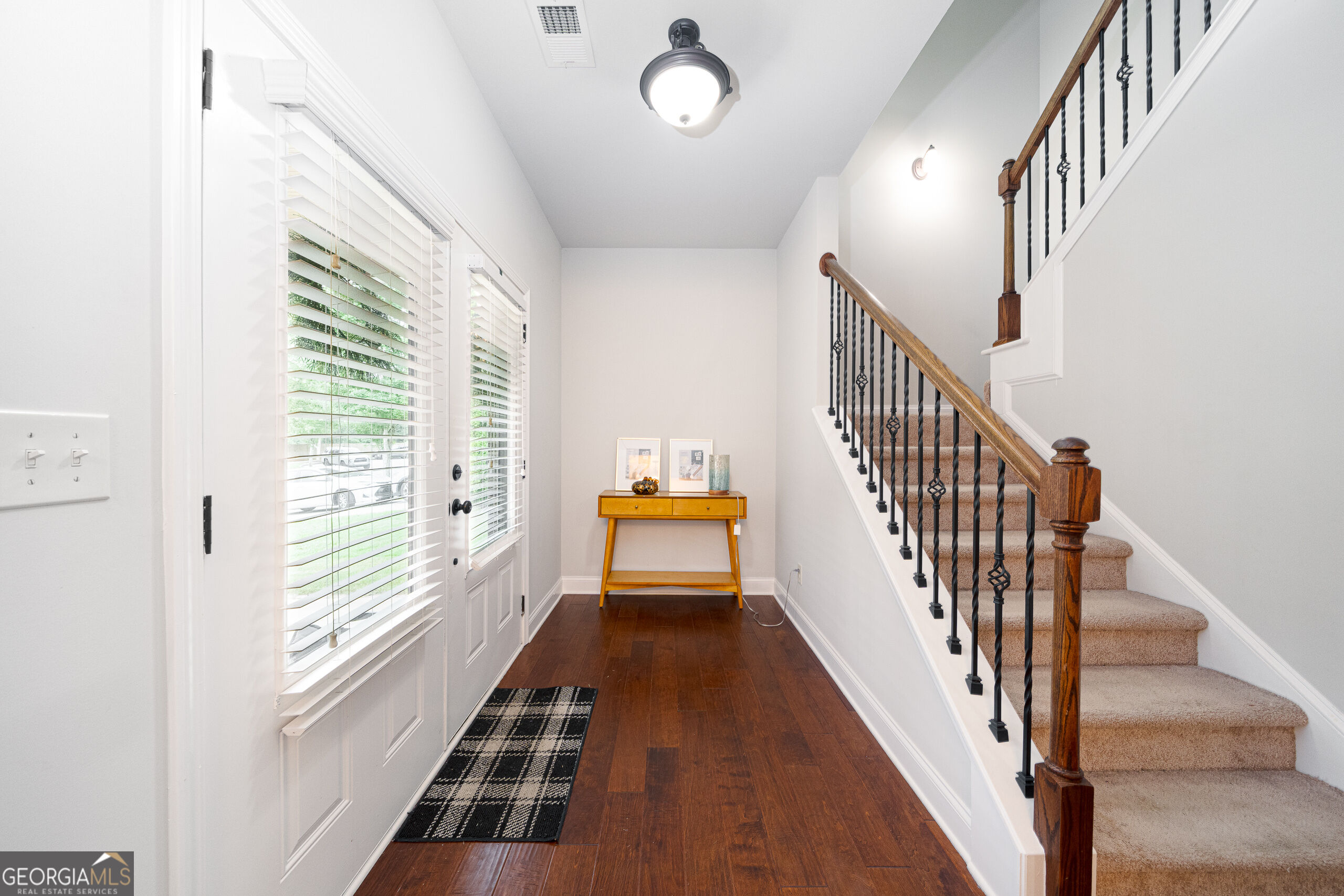 5543 Leaf Ridge Lane Property Photo 4