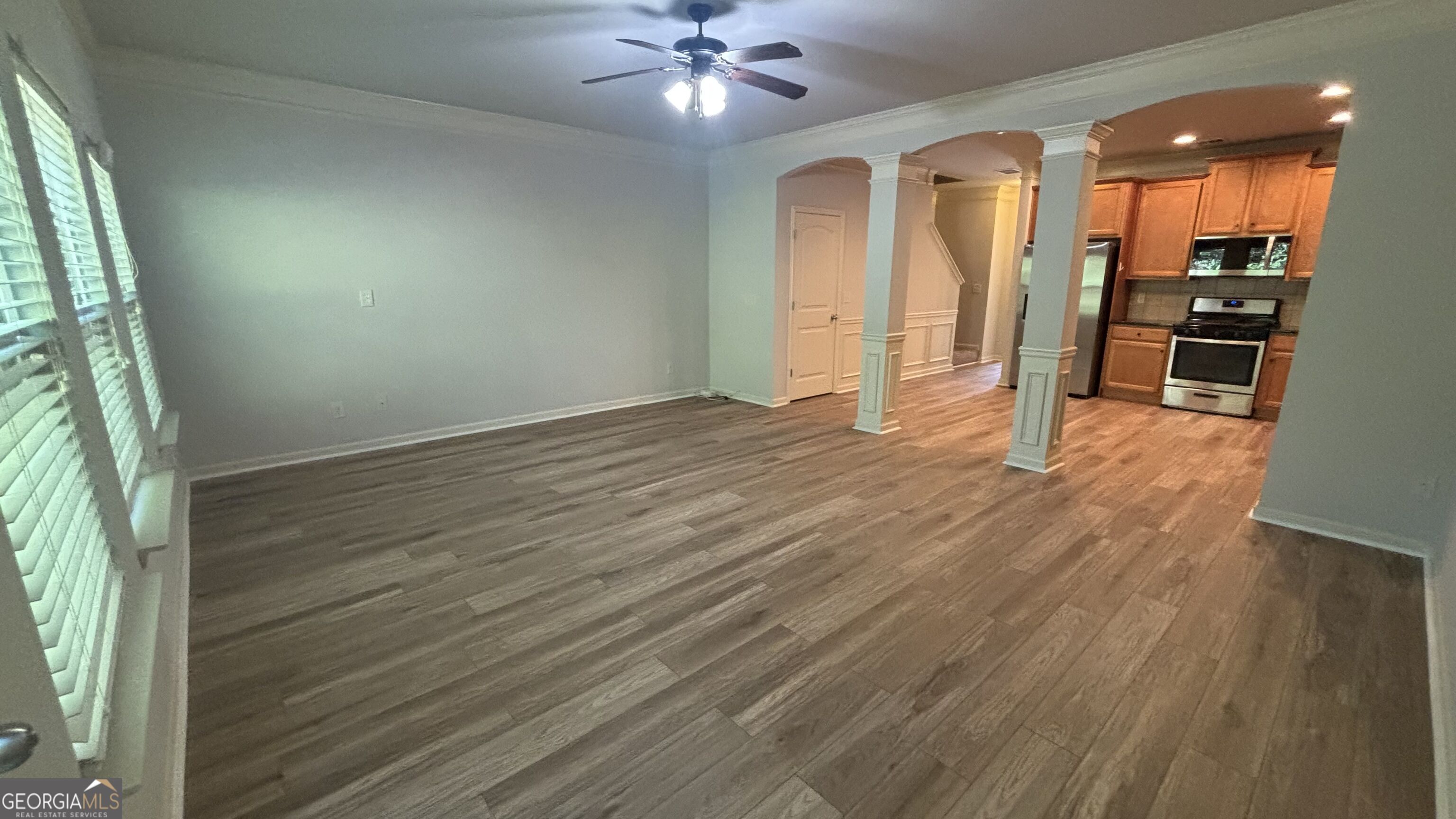 323 Knelston Oak Drive Property Photo 4