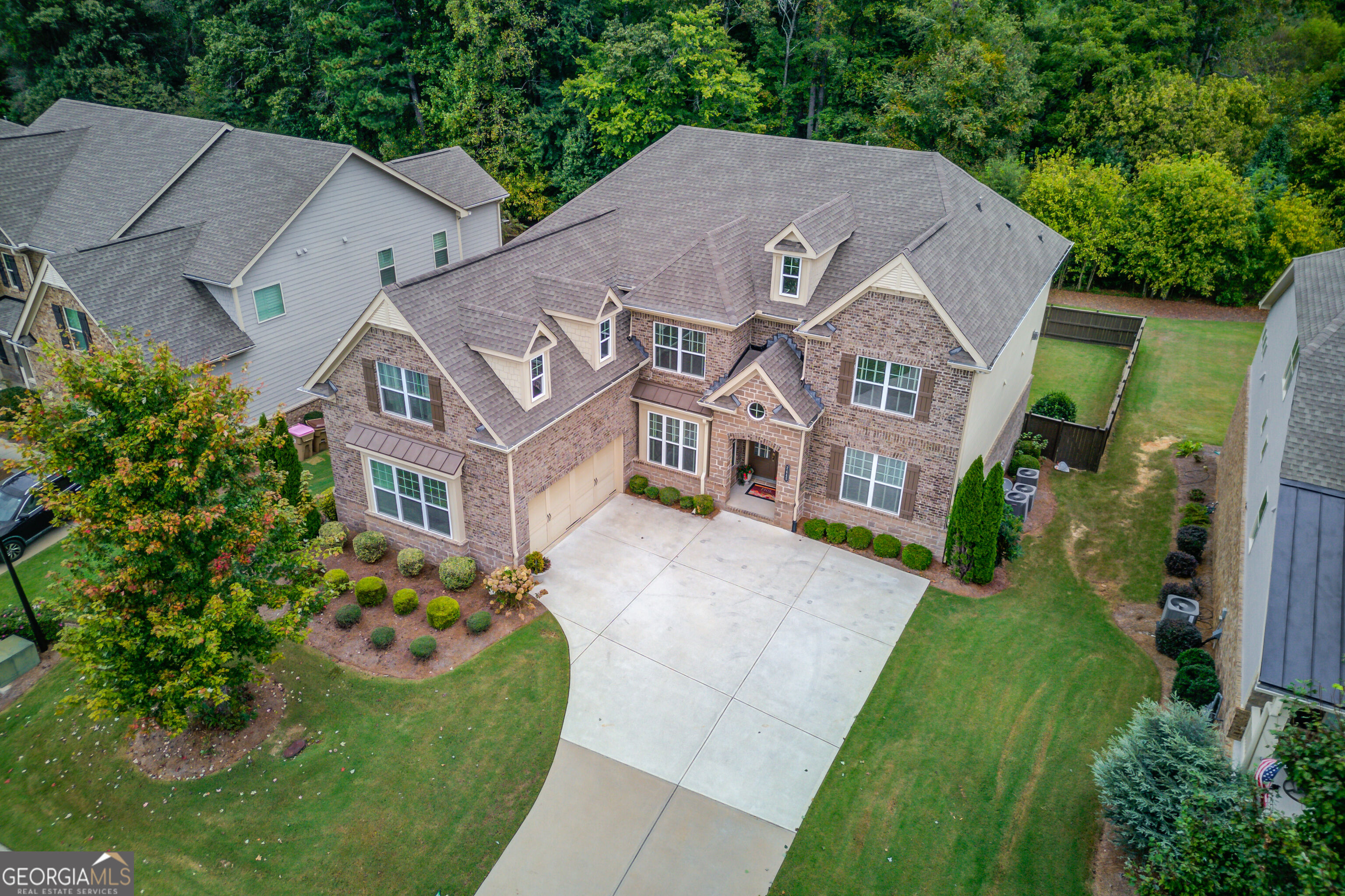 2445 Crimson Downs Drive Property Photo 4