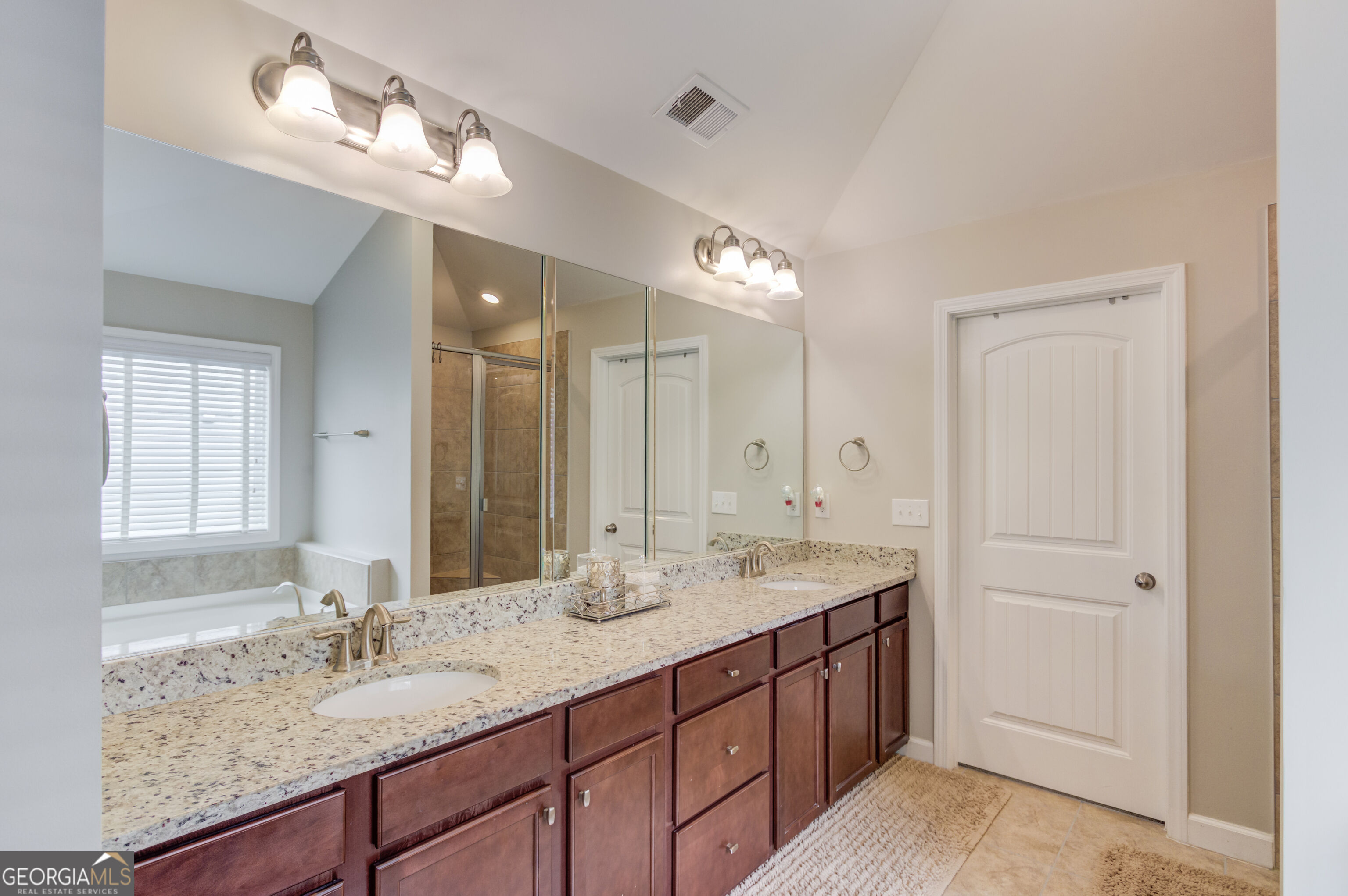 2445 Crimson Downs Drive Property Photo 36