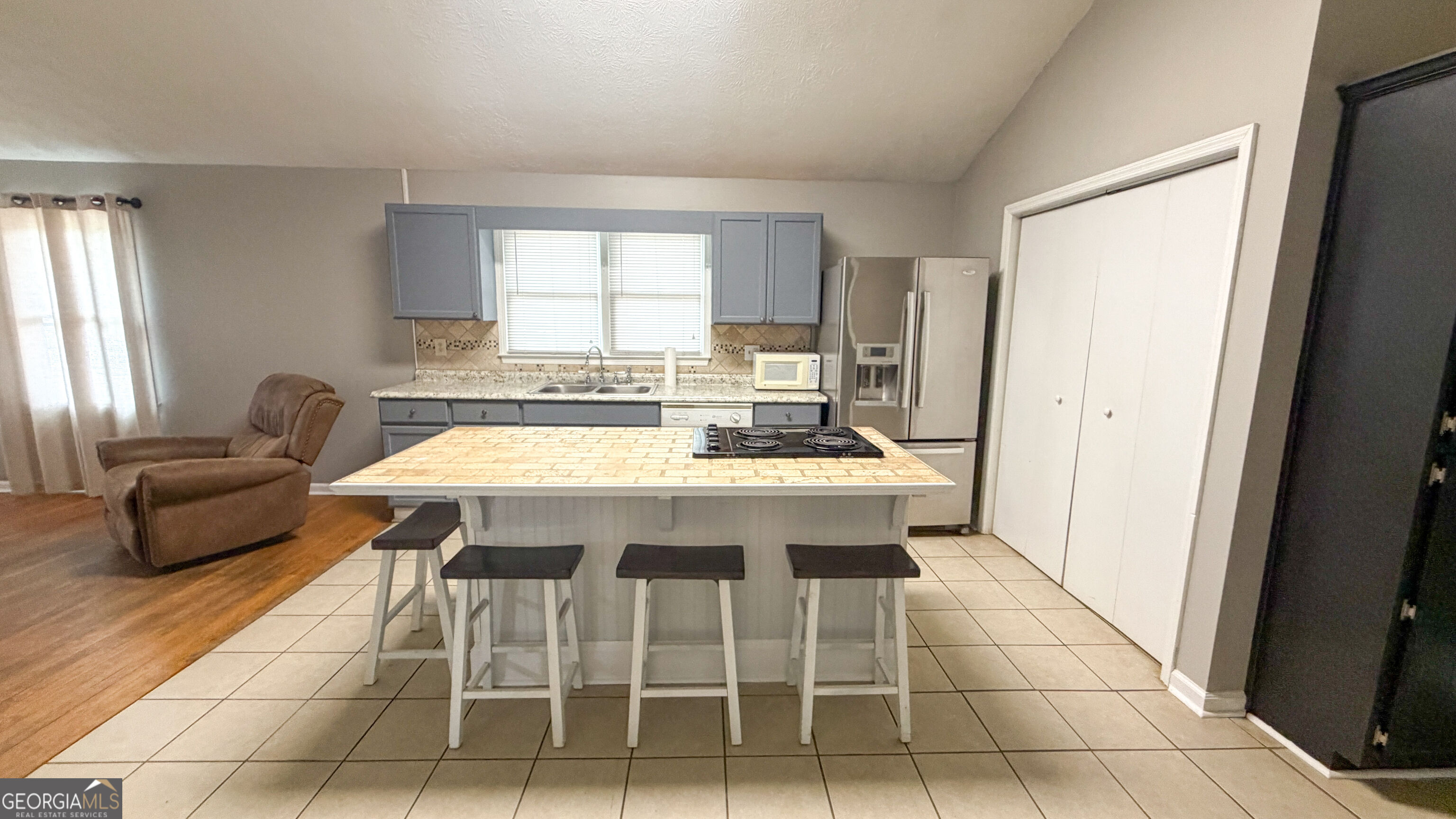 386 Chestnut Drive Se Property Photo 7