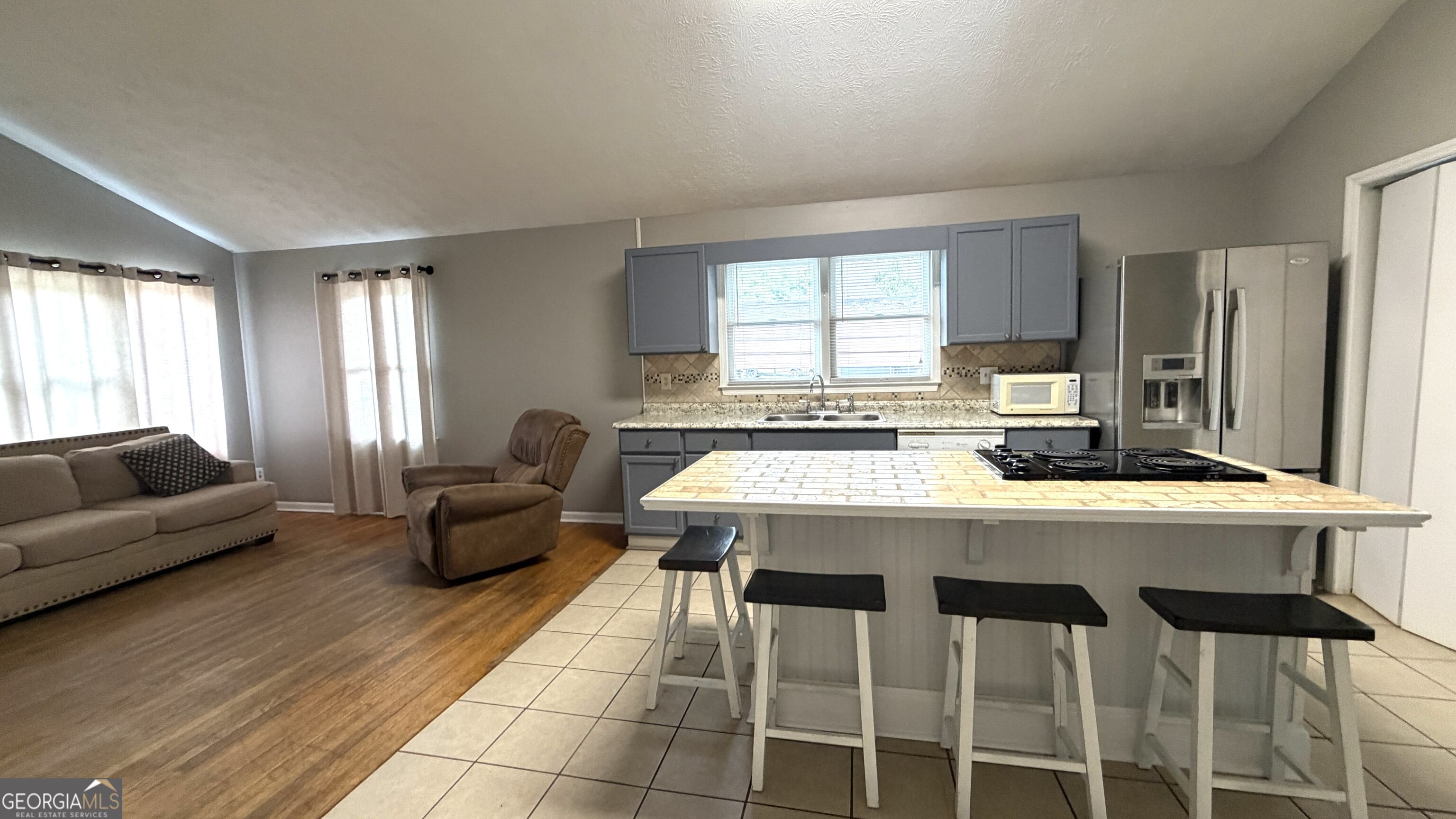 386 Chestnut Drive Se Property Photo 8