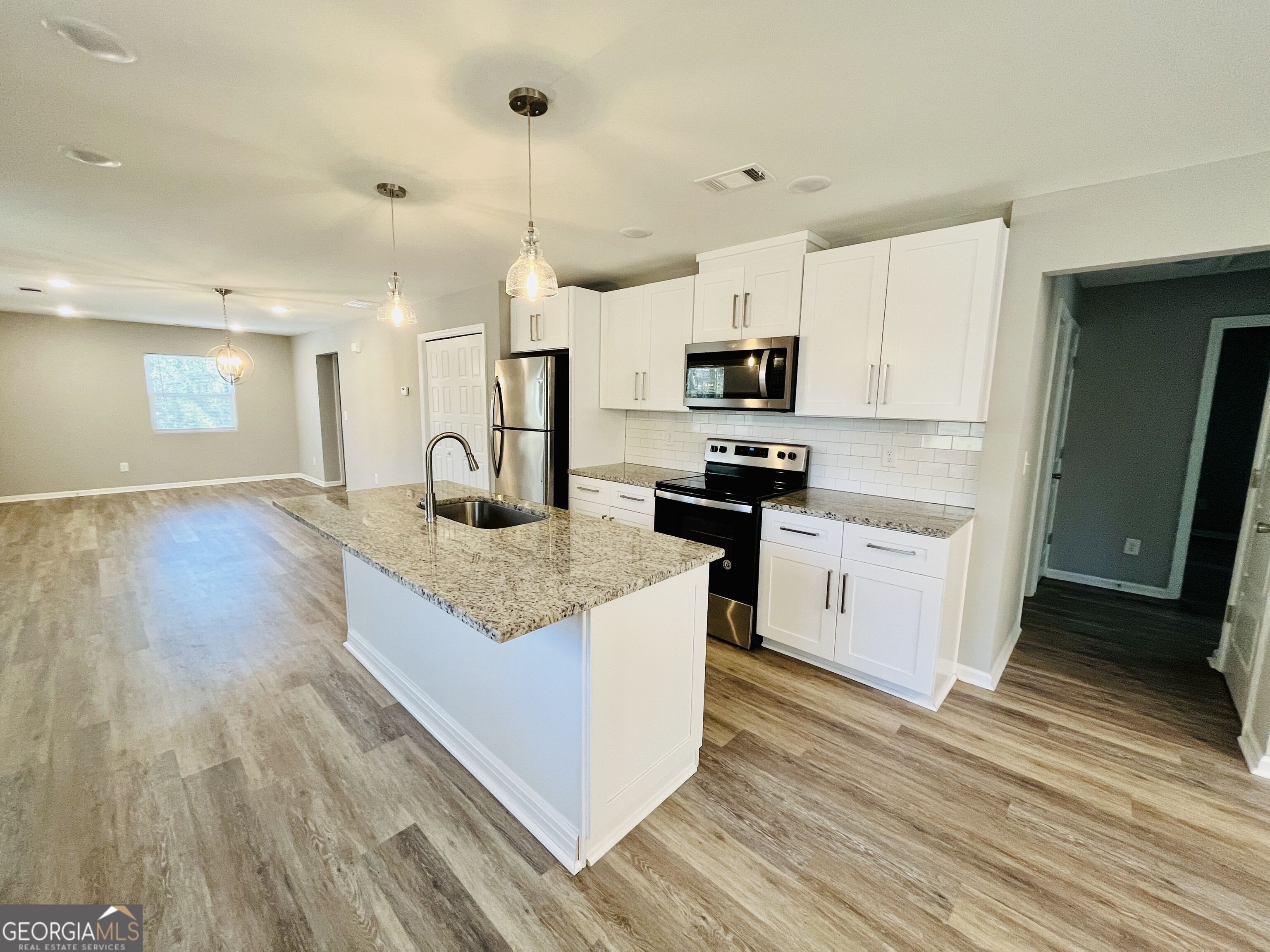 3329 Burke Drive Property Photo 2