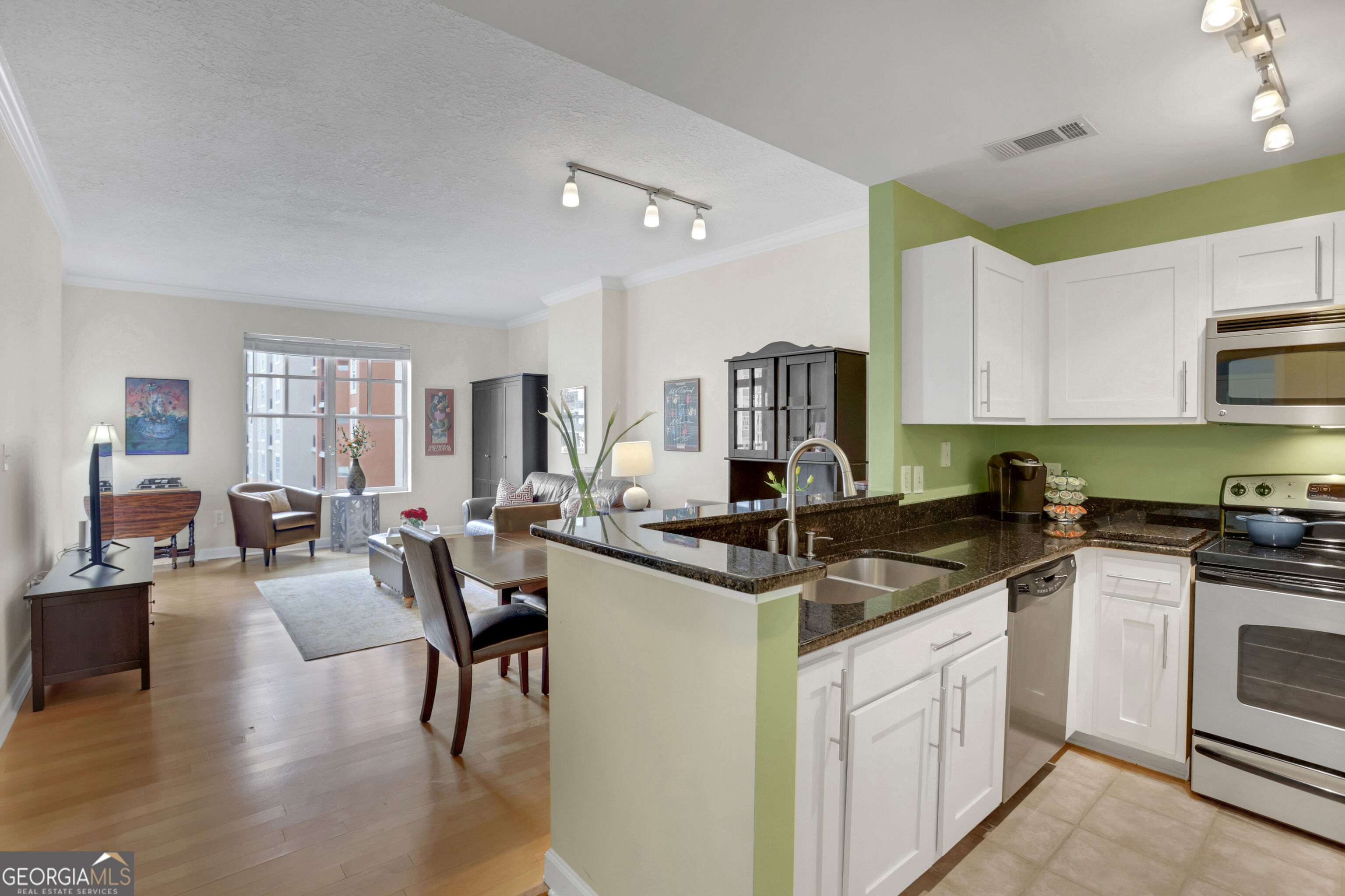 1101 Juniper Street Ne Apt 820 Property Photo 1