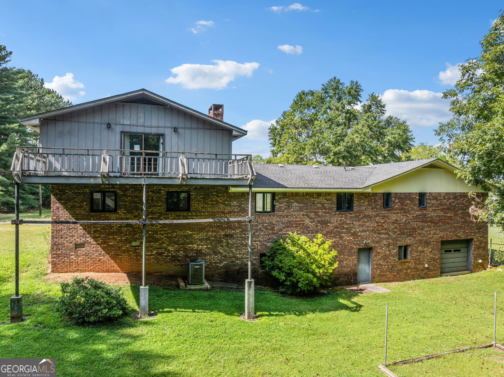 522 Duncan Bridge Road Property Photo 3
