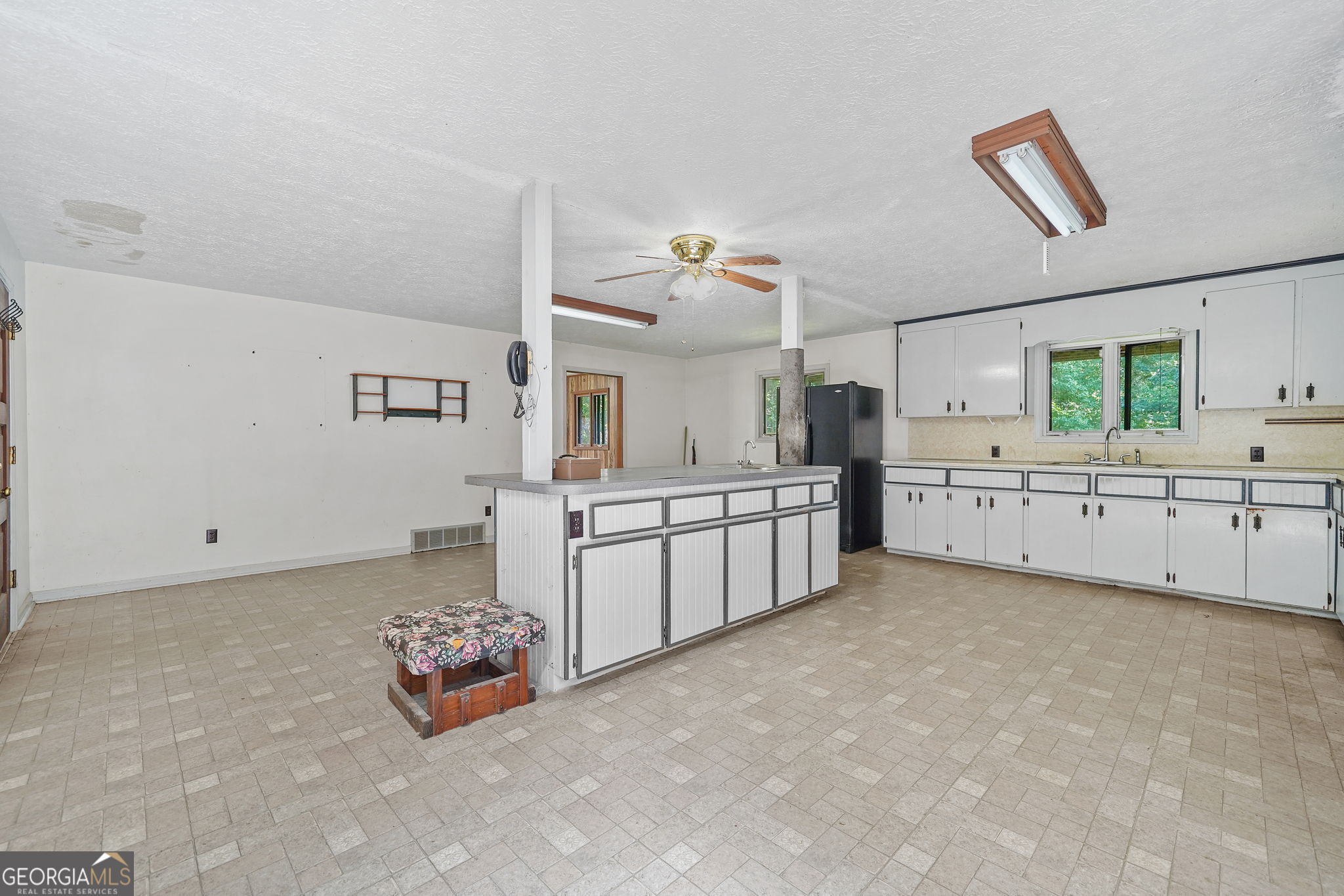 522 Duncan Bridge Road Property Photo 7