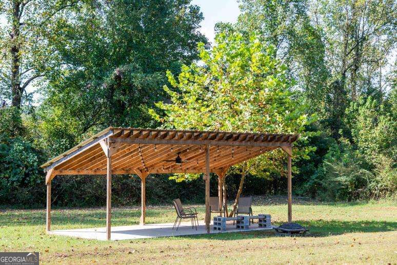 2400 Flatbottom Road Property Photo 8