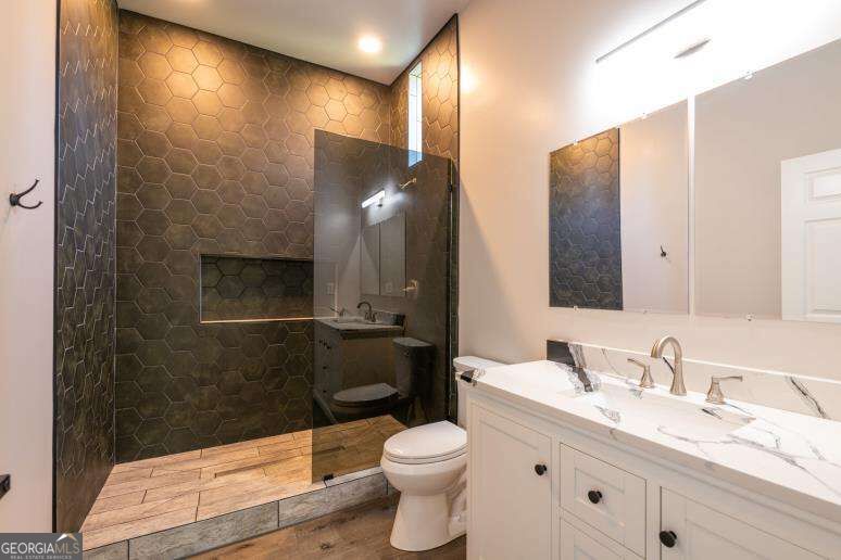 2400 Flatbottom Road Property Photo 22