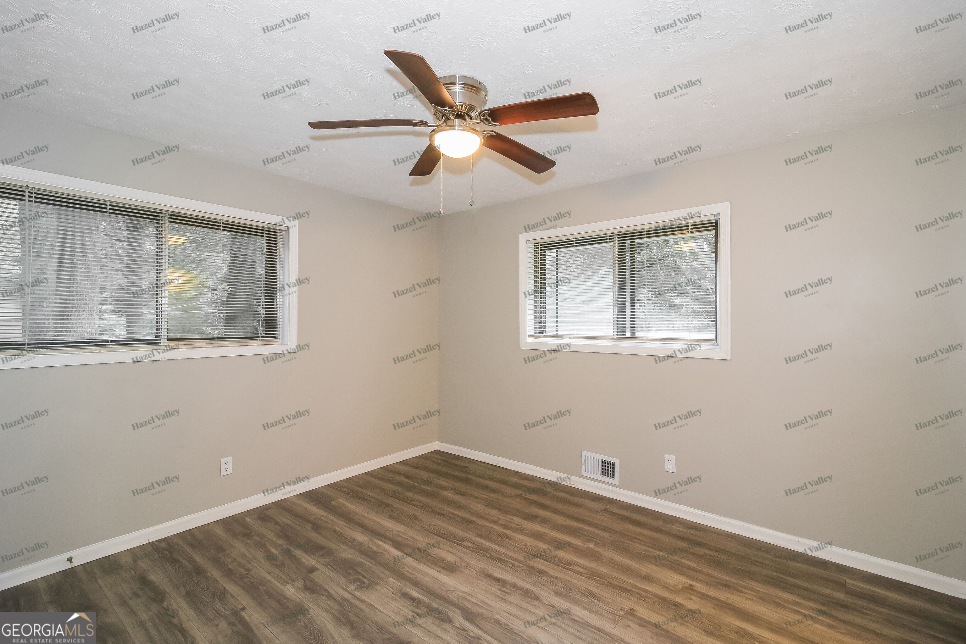 1077 Ponderosa Park Drive Property Photo 2