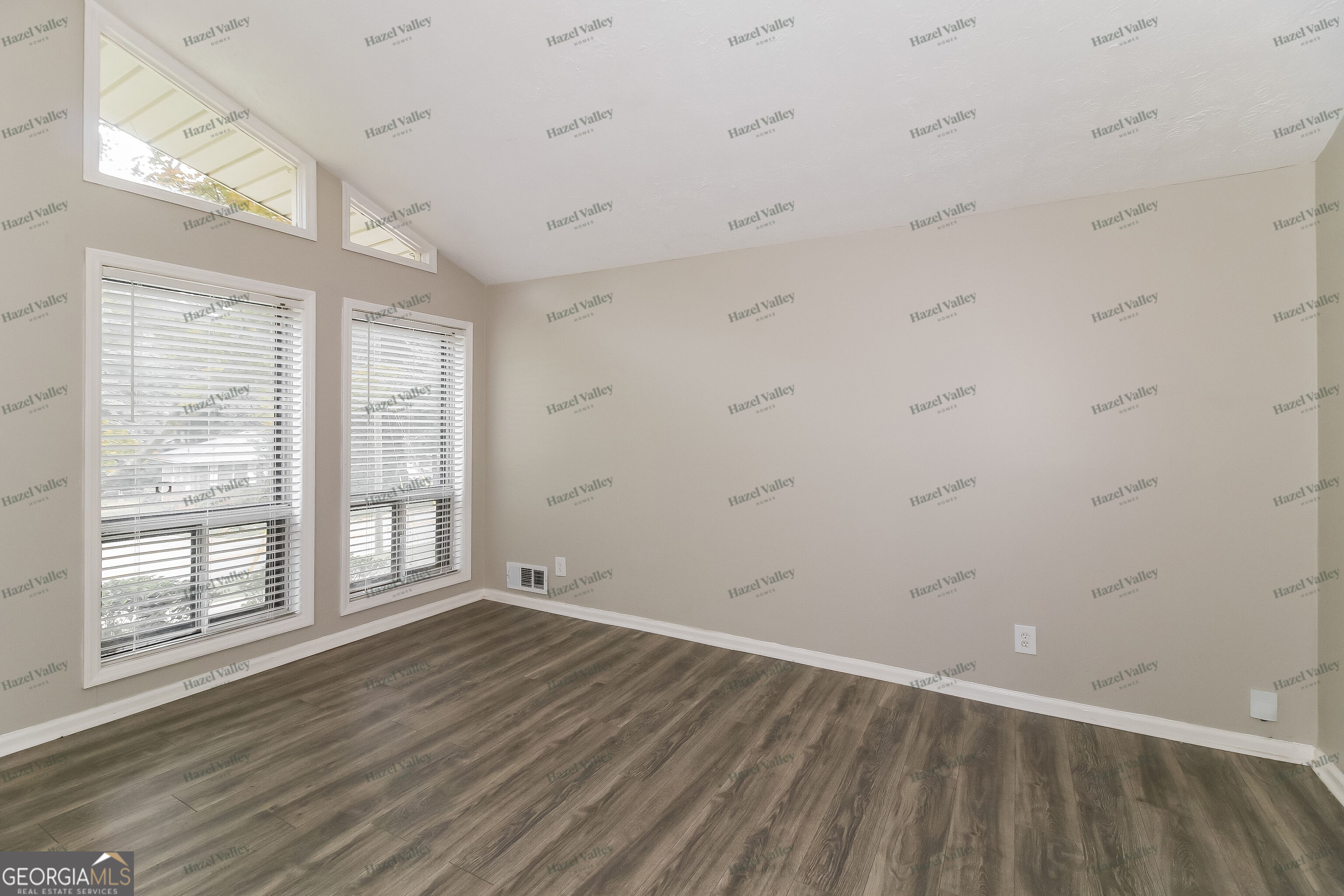 1077 Ponderosa Park Drive Property Photo 9