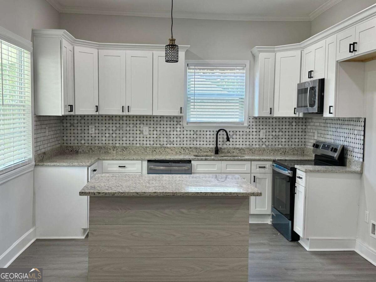 69 Fourth Street Property Photo 3
