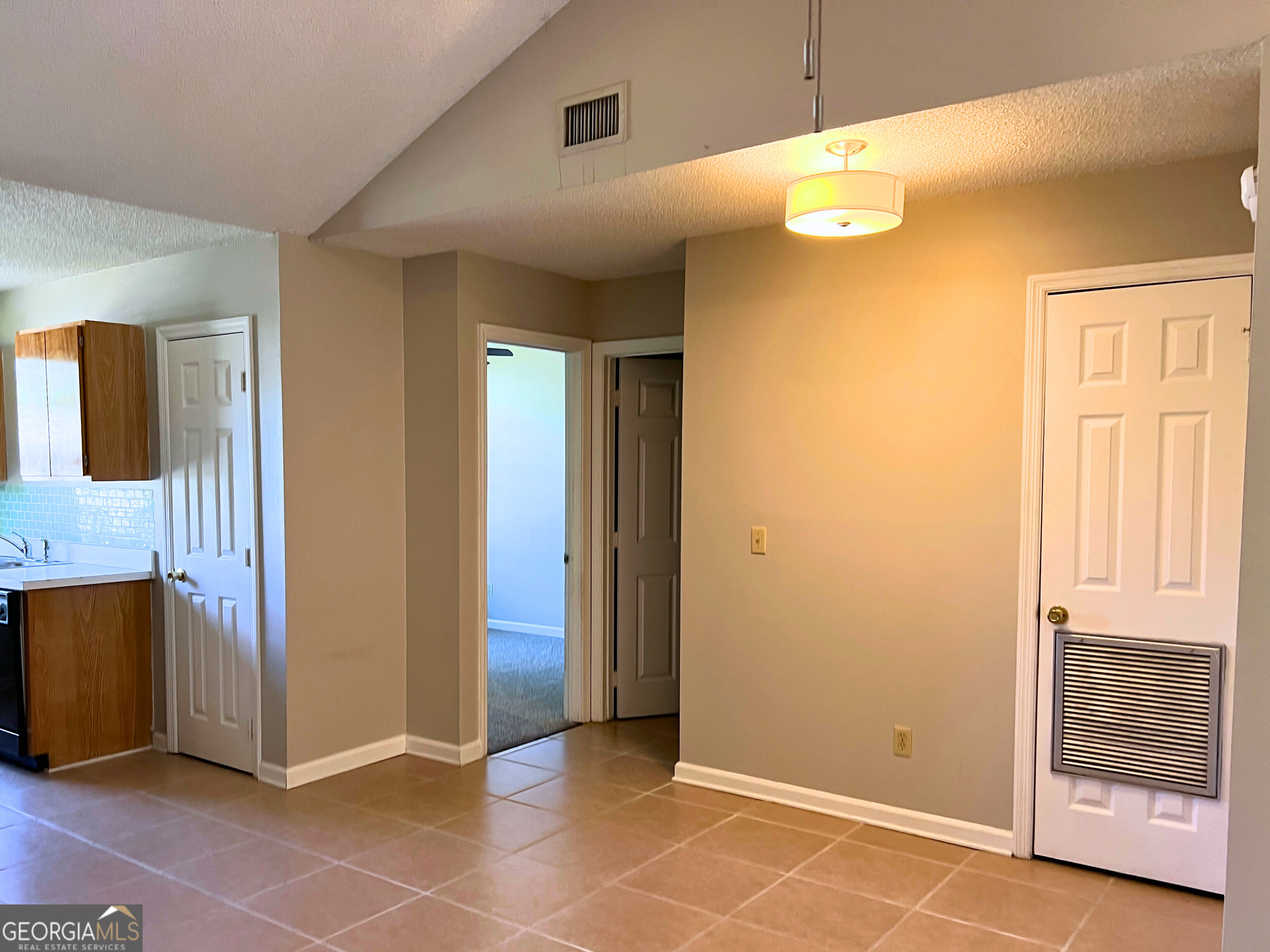 410 Admirals Walk Drive Property Photo 3