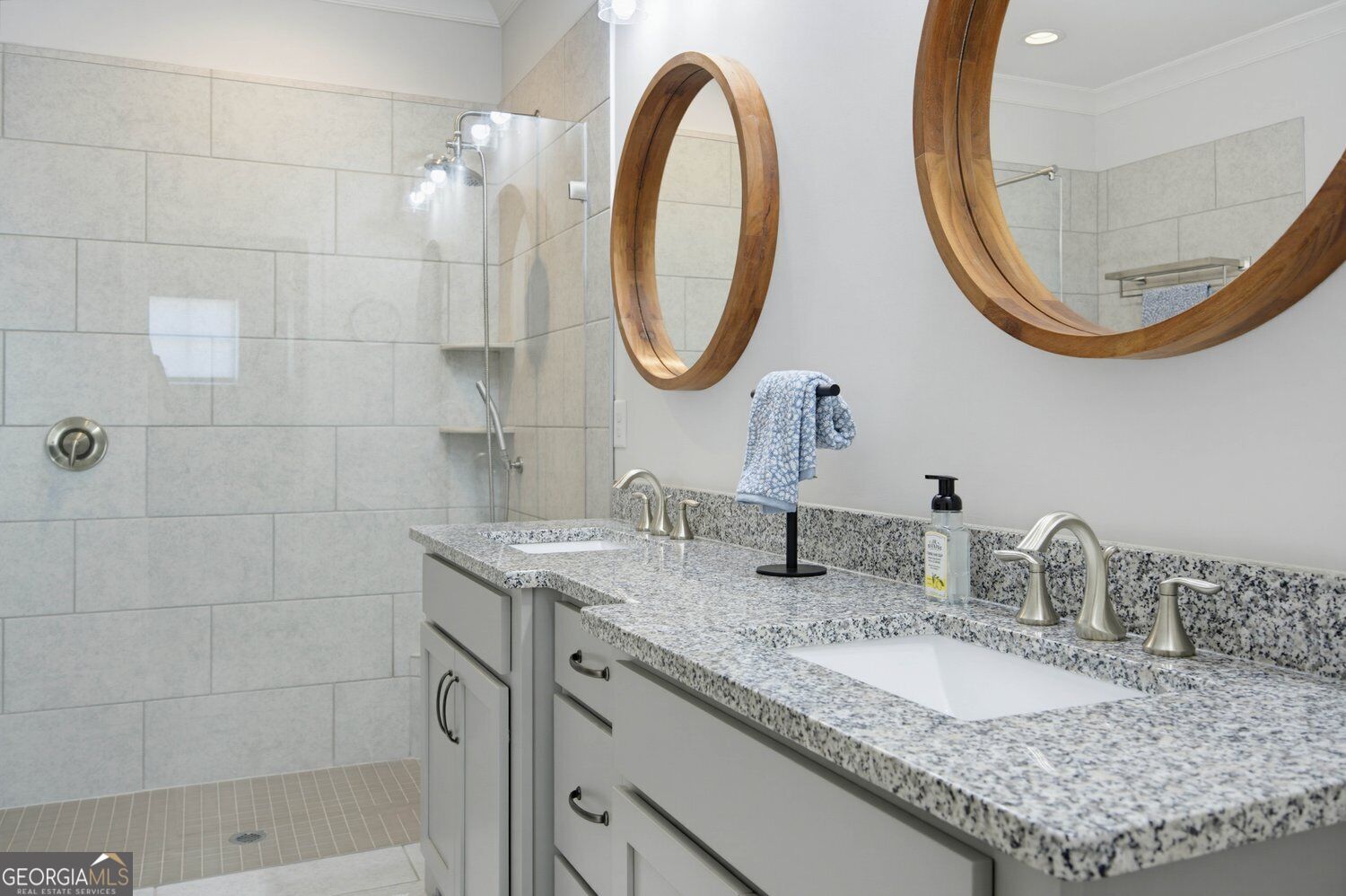 12567 Arnold Mill Road Property Photo 6