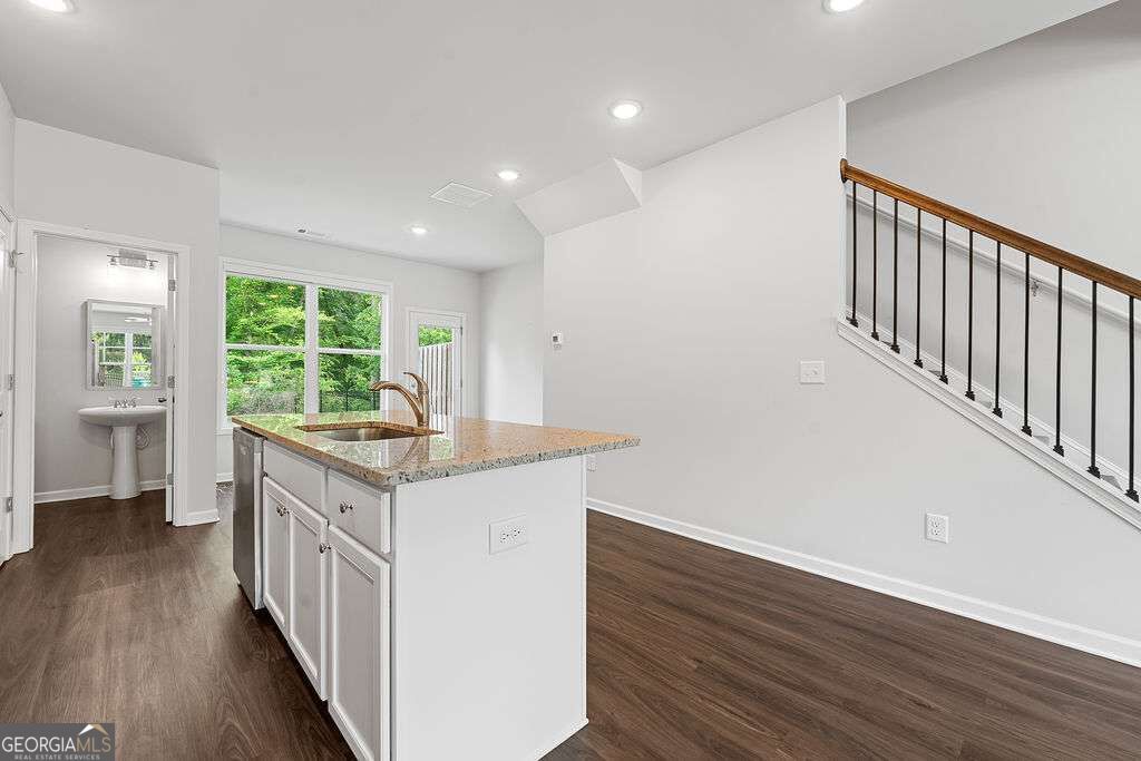 485 Collins Industr Way Property Photo 8