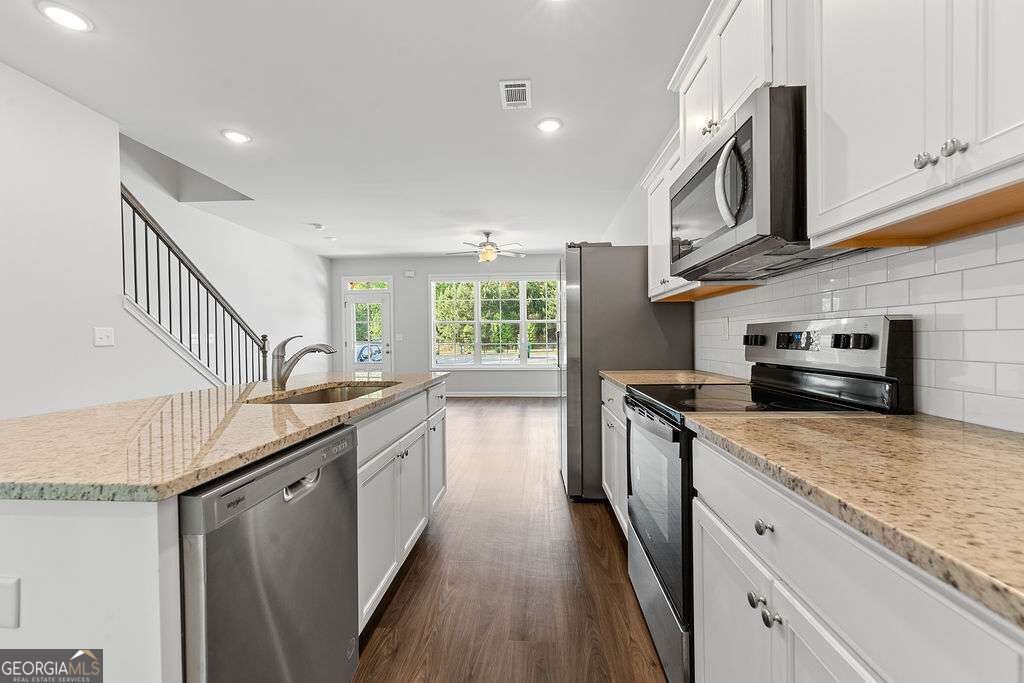 485 Collins Industr Way Property Photo 11