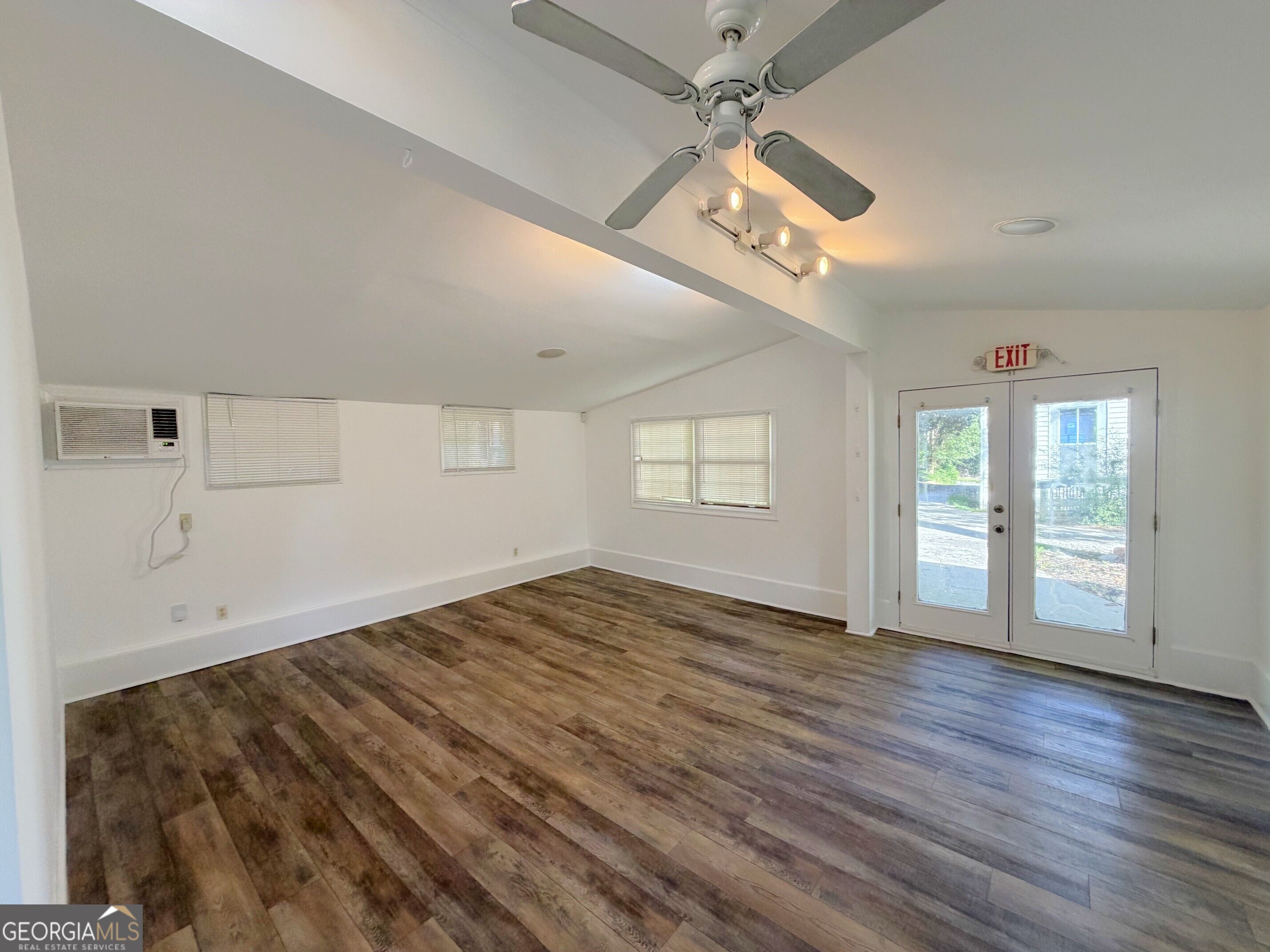 328 Maple Street # B Property Photo 1