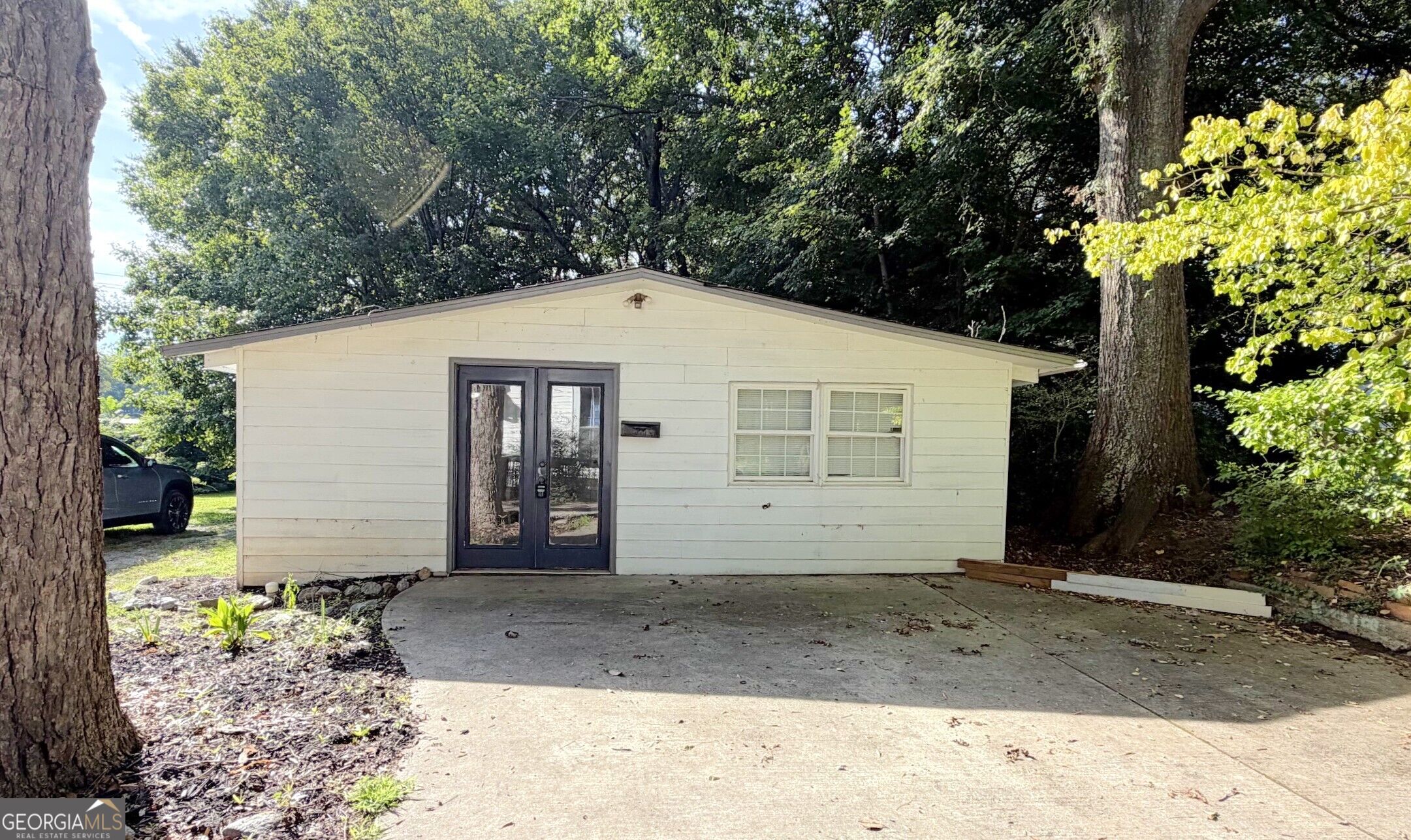 328 Maple Street # B Property Photo 2