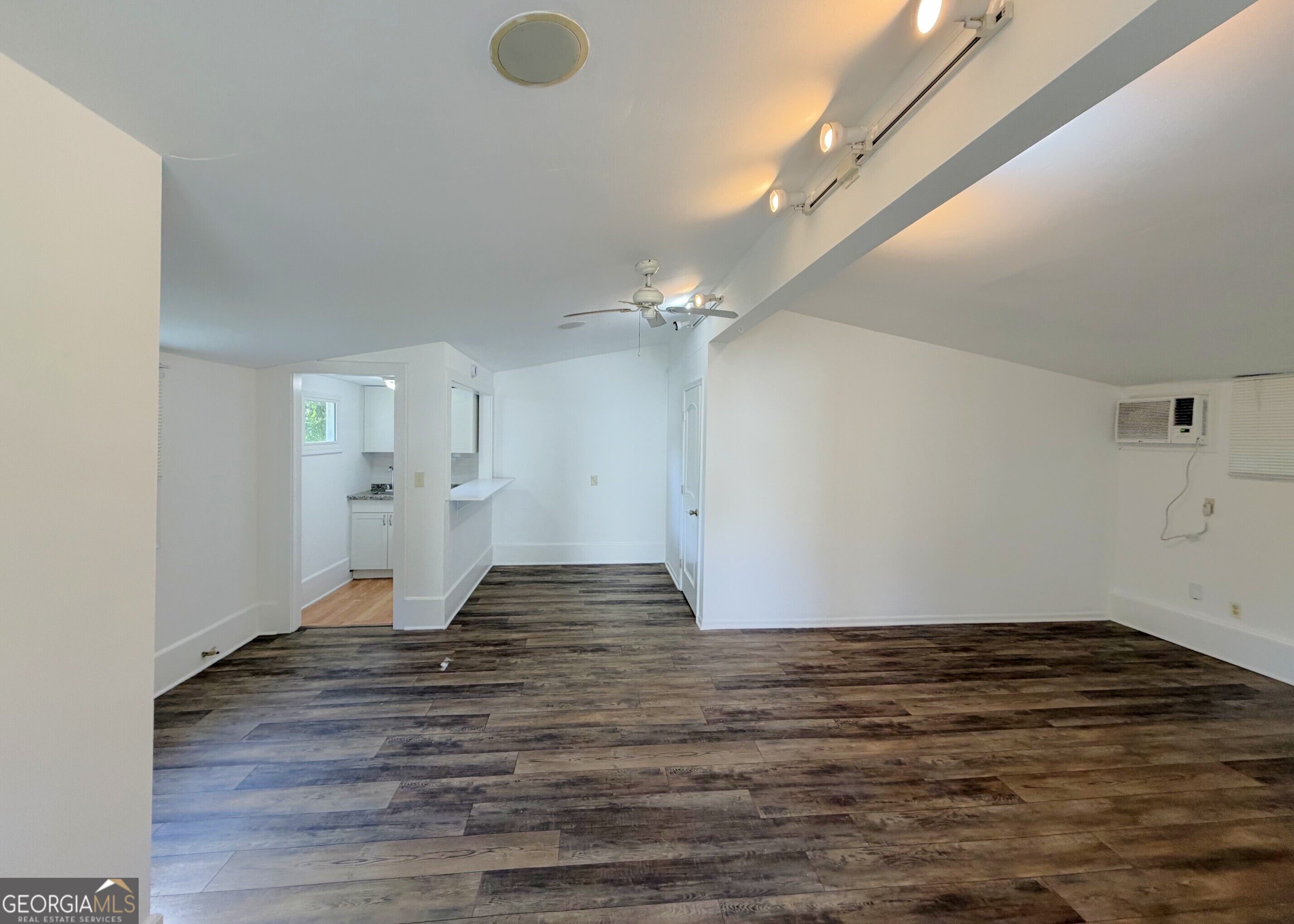 328 Maple Street # B Property Photo 3
