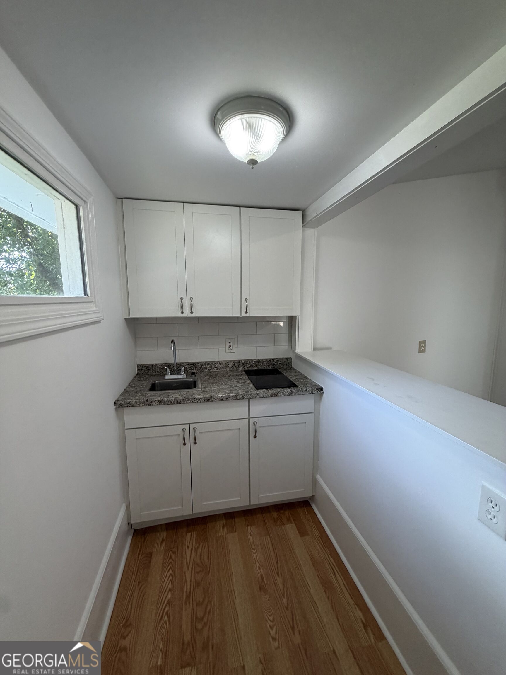 328 Maple Street # B Property Photo 5
