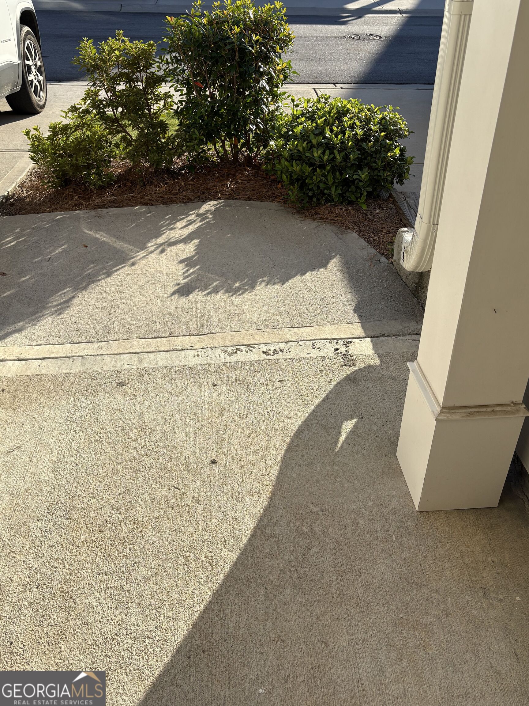 7618 Avalon Boulevard Property Photo 2