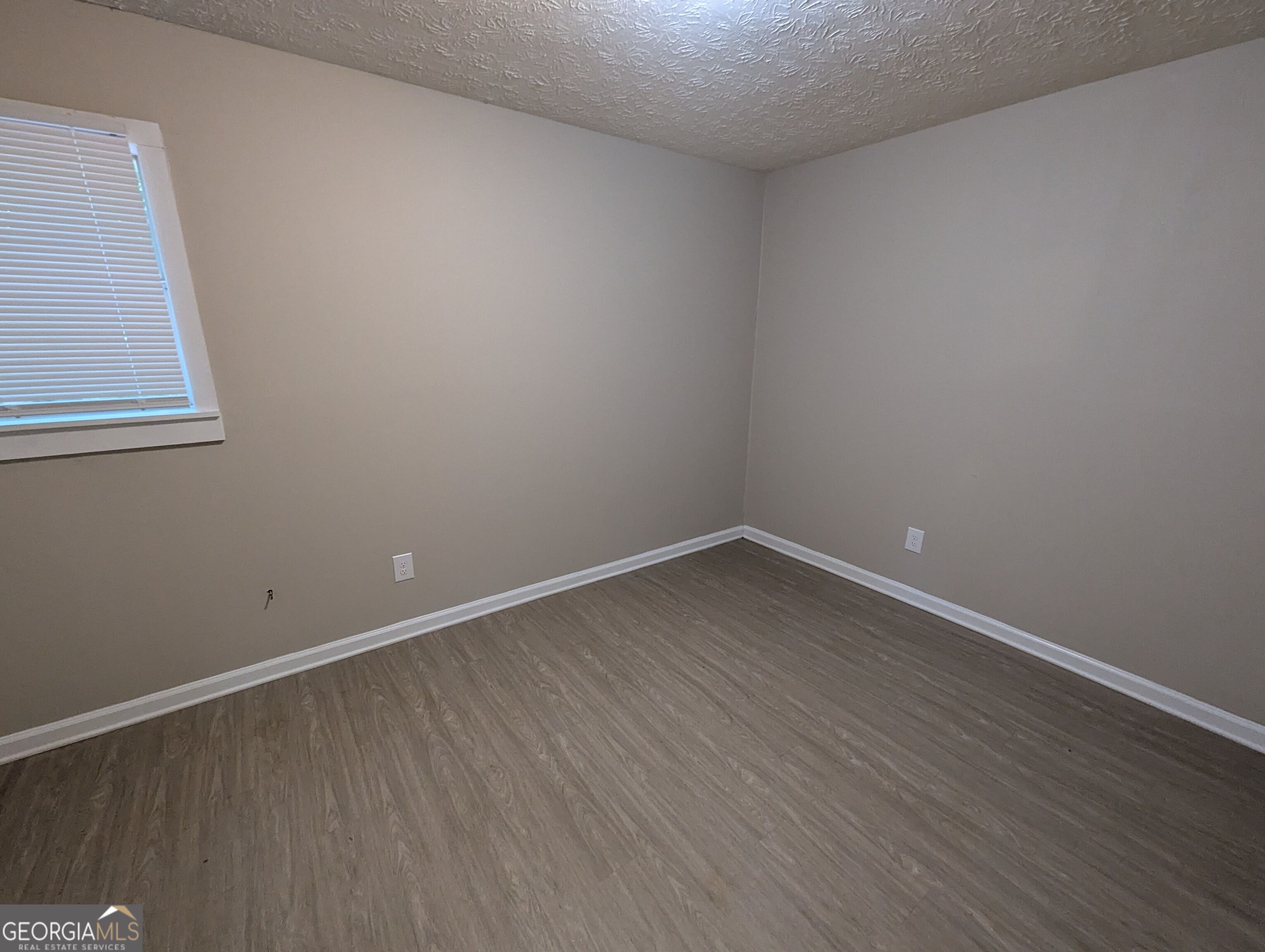 242 Rustwood Drive Property Photo 5