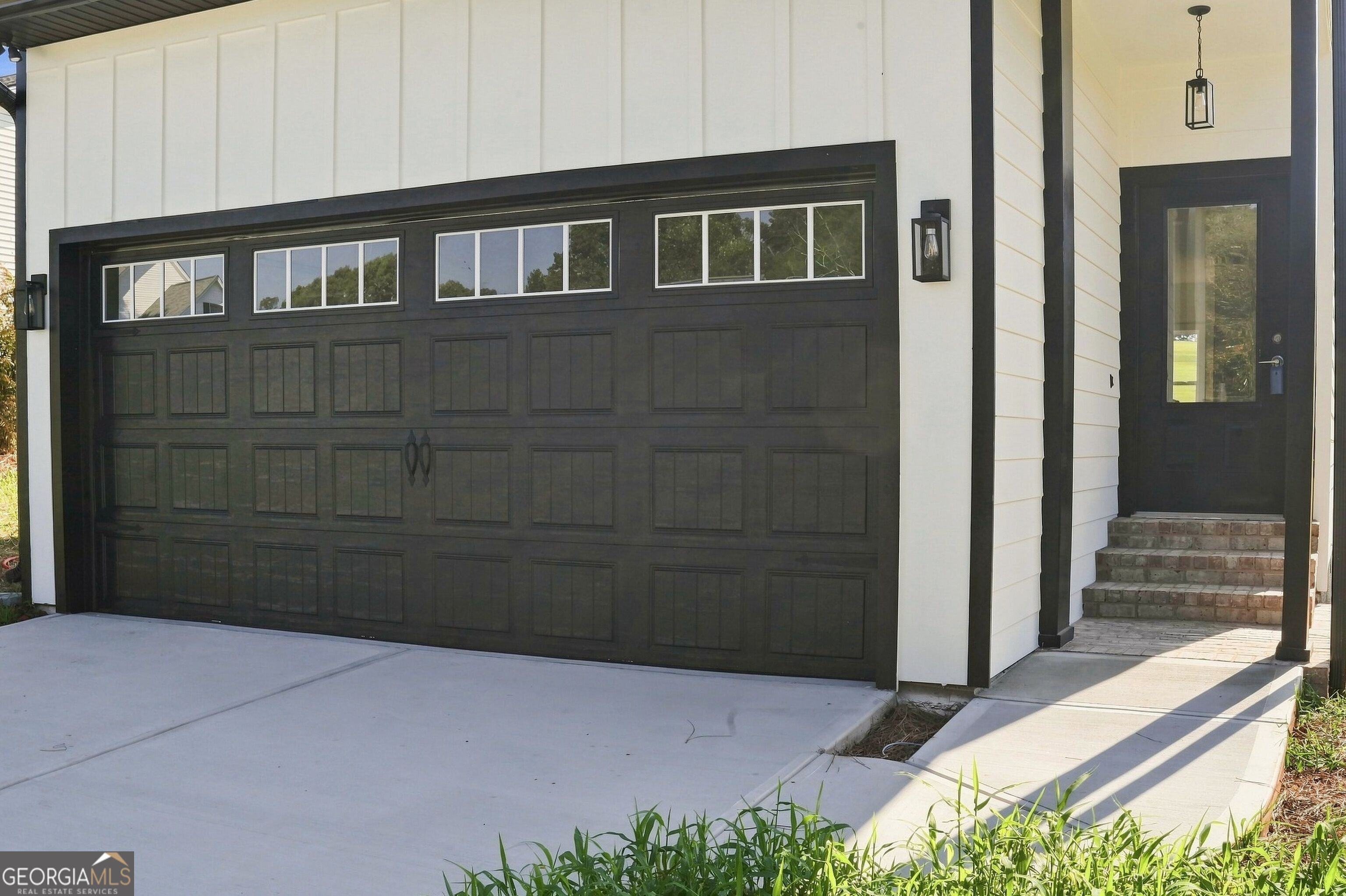 30 Golden Autumn Drive Property Photo 2