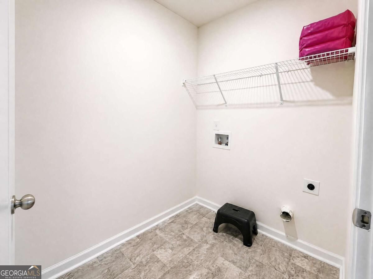 457 Shasta Court Property Photo 15