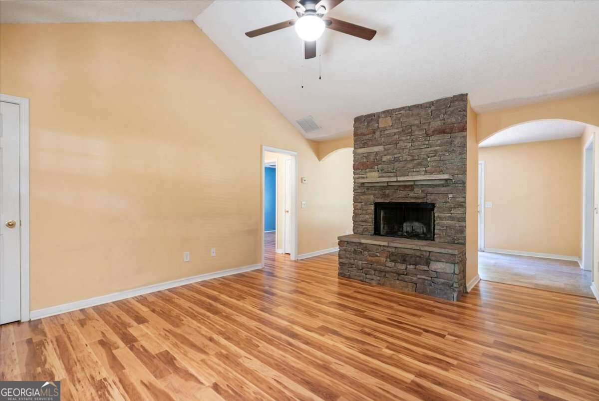 417 Beacon Drive Property Photo 3